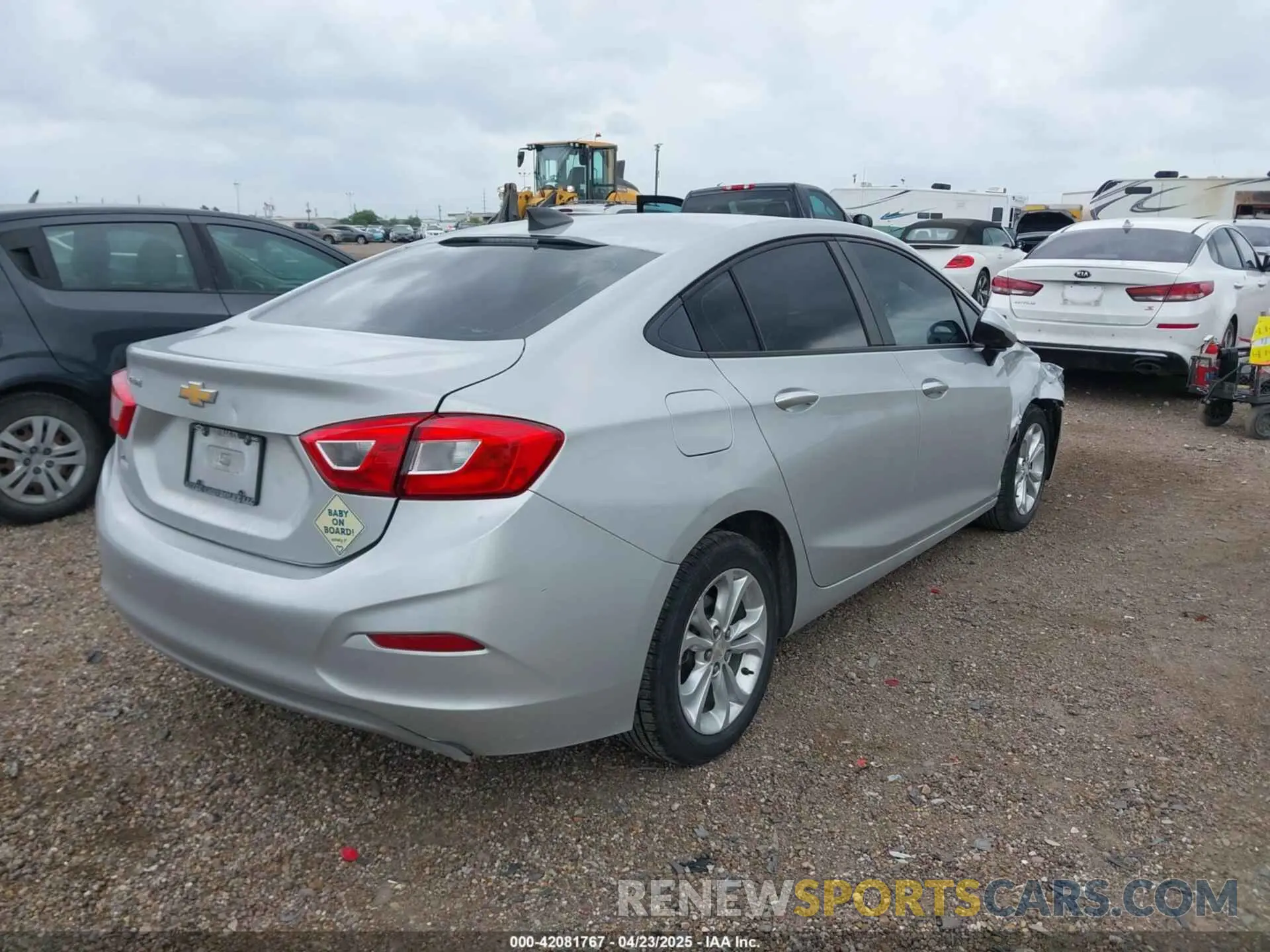 4 fotografías del automóvil dañado 1G1BC5SM6K7149092 CHEVROLET CRUZE 2019