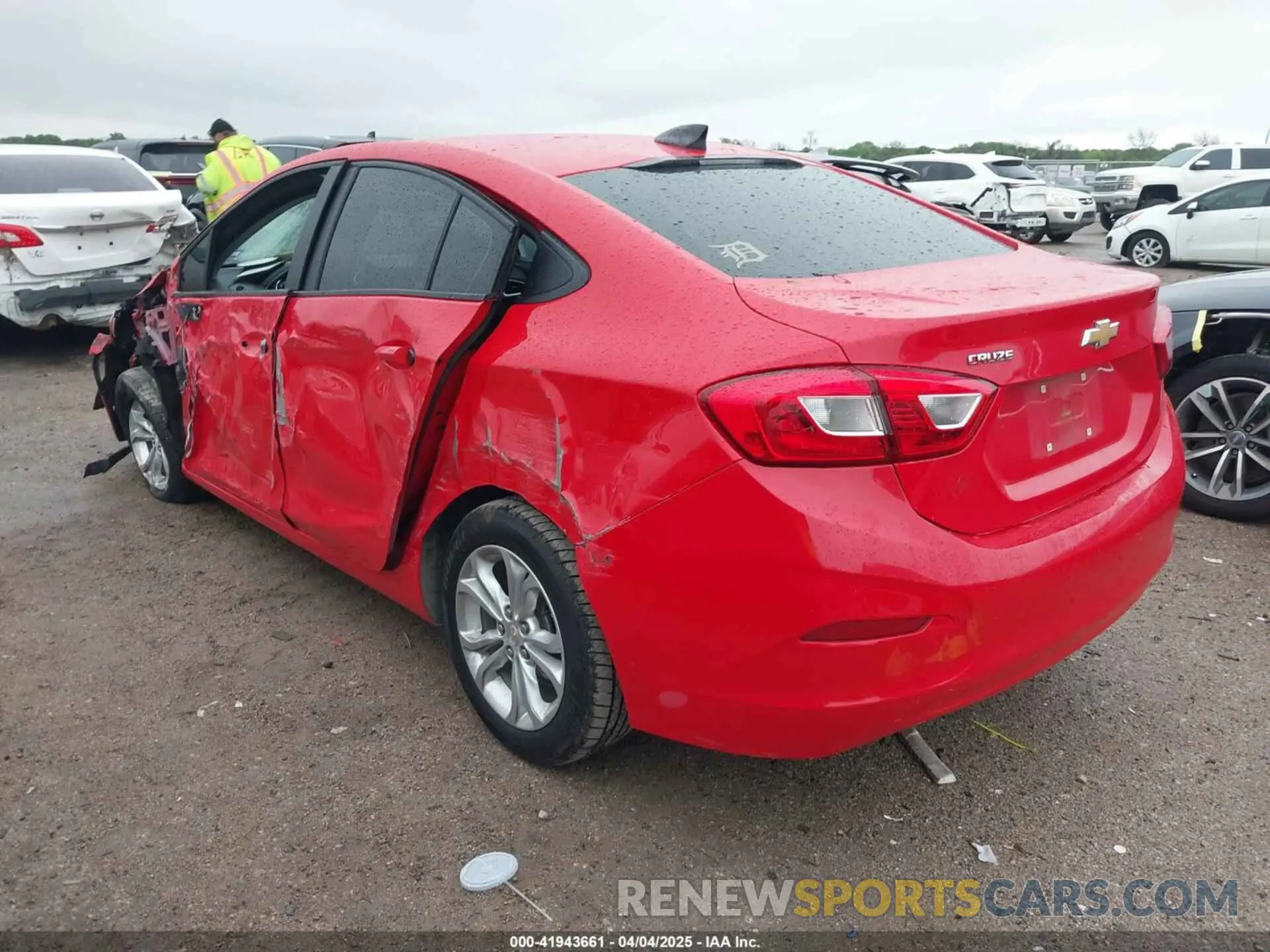 3 fotografías del automóvil dañado 1G1BC5SM7K7128073 CHEVROLET CRUZE 2019