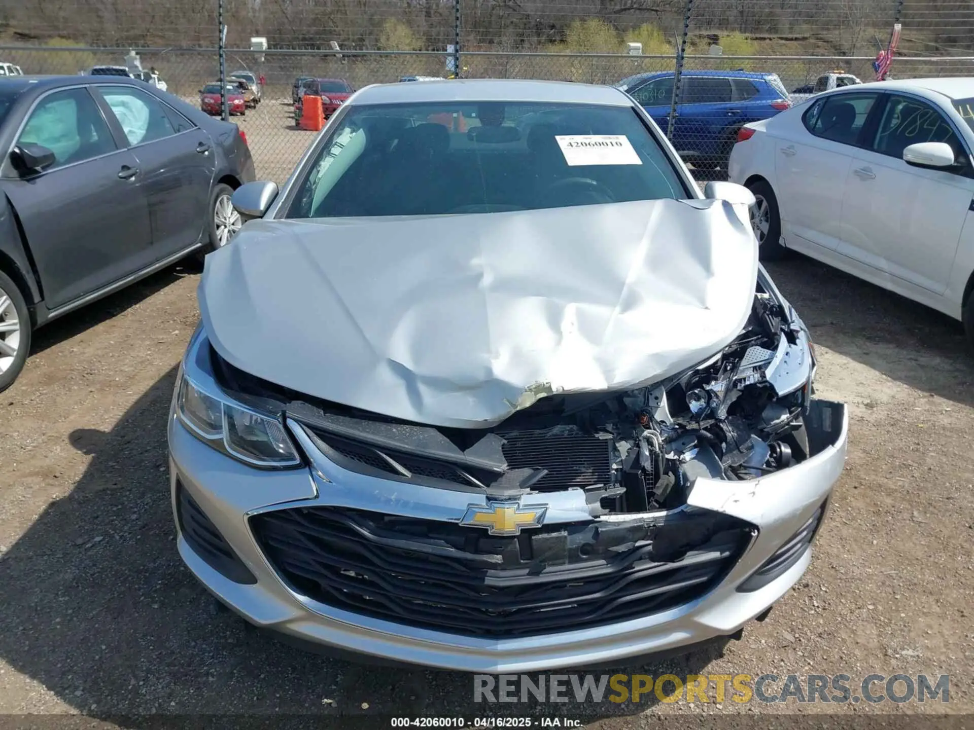 12 fotografías del automóvil dañado 1G1BC5SM7K7135668 CHEVROLET CRUZE 2019