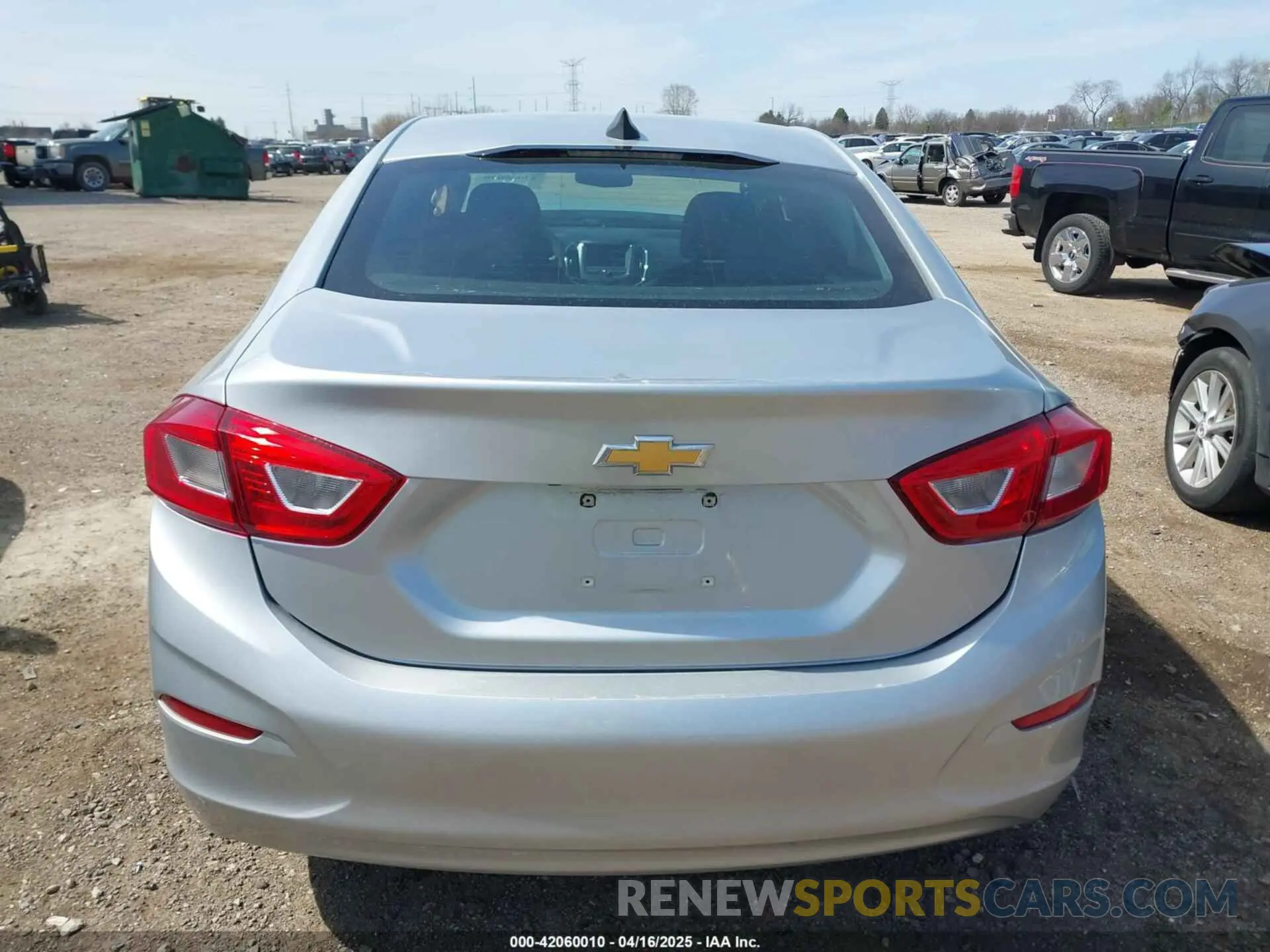 16 fotografías del automóvil dañado 1G1BC5SM7K7135668 CHEVROLET CRUZE 2019