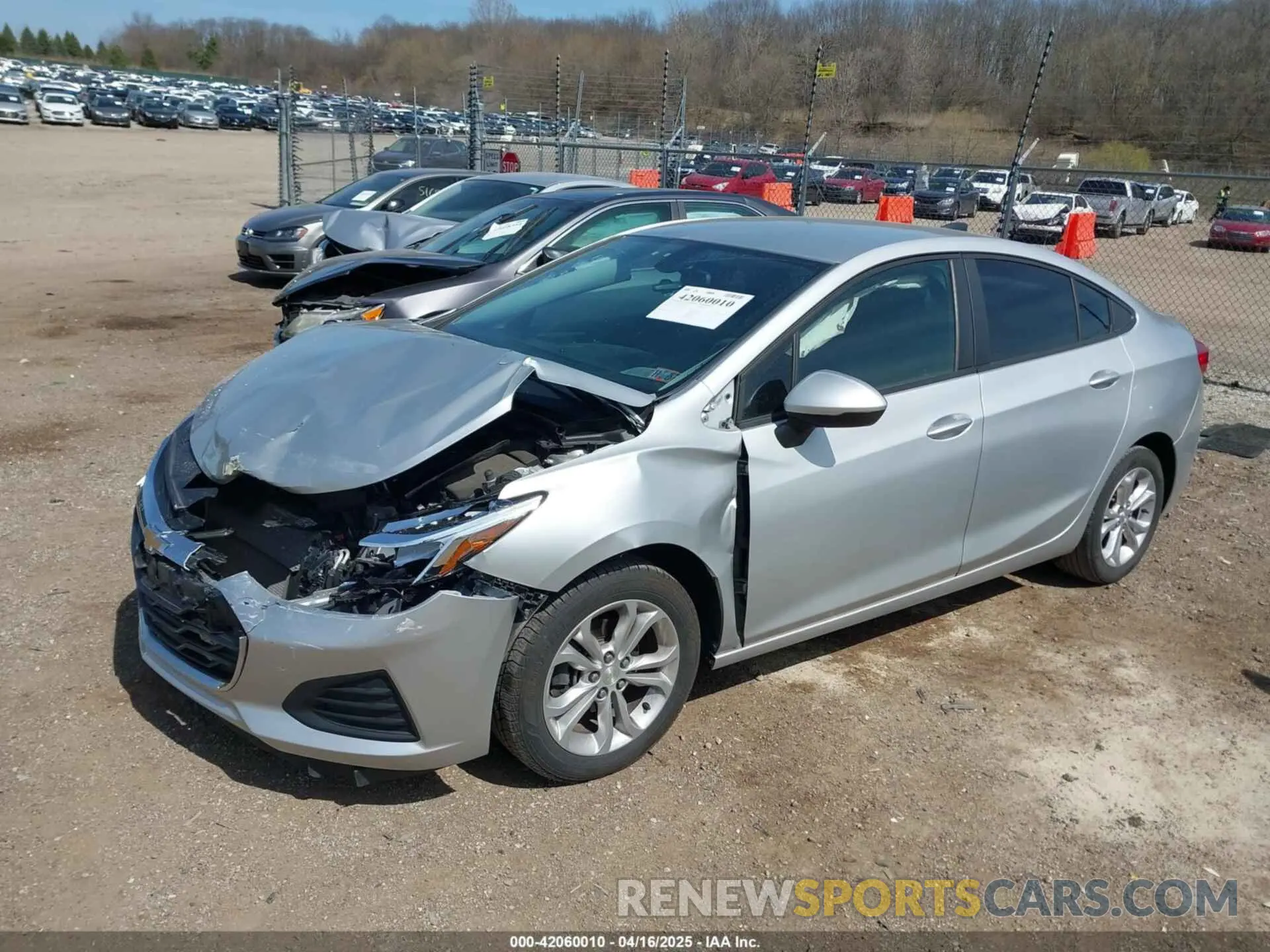 2 fotografías del automóvil dañado 1G1BC5SM7K7135668 CHEVROLET CRUZE 2019