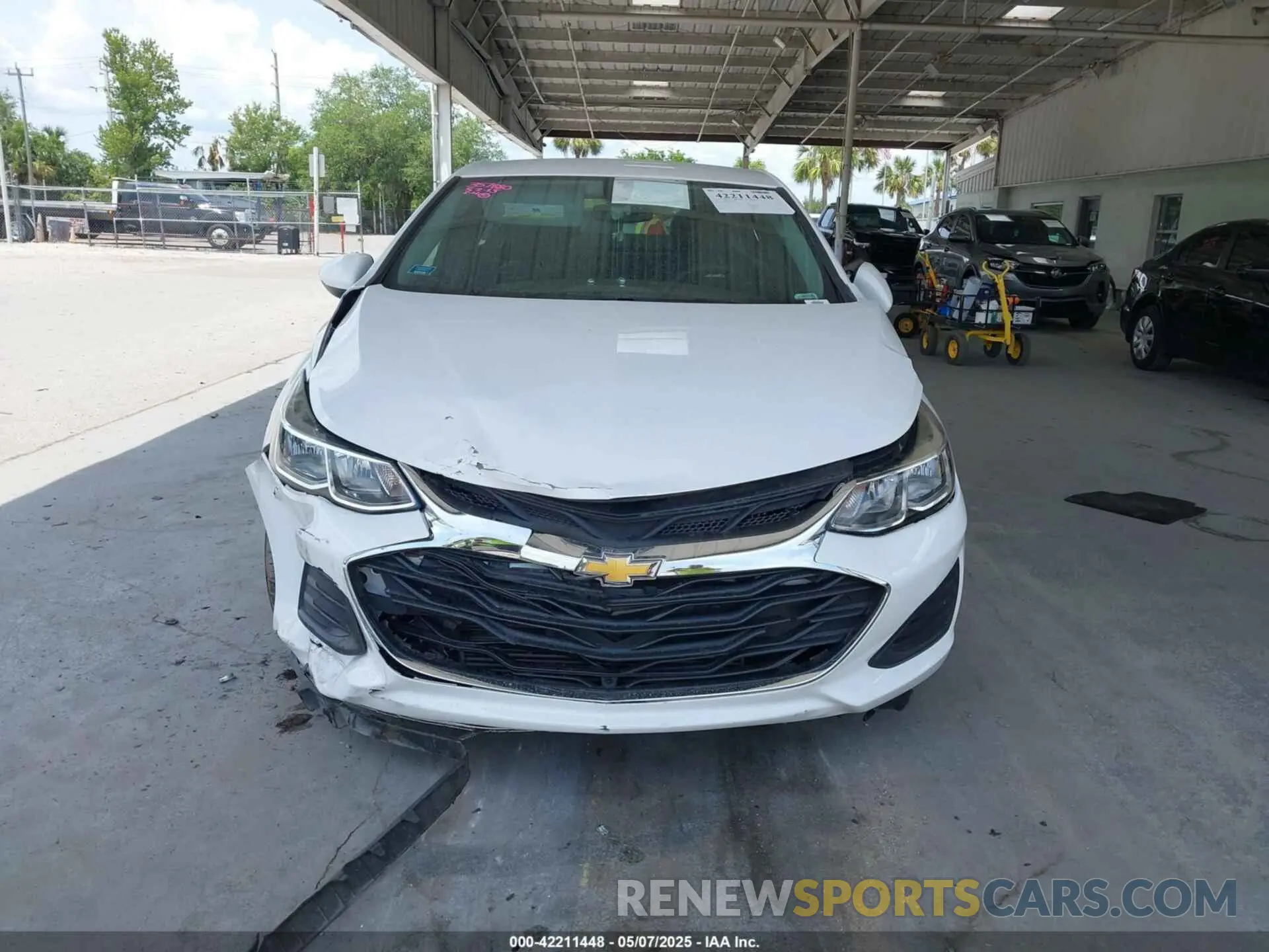 12 fotografías del automóvil dañado 1G1BC5SM7K7151417 CHEVROLET CRUZE 2019