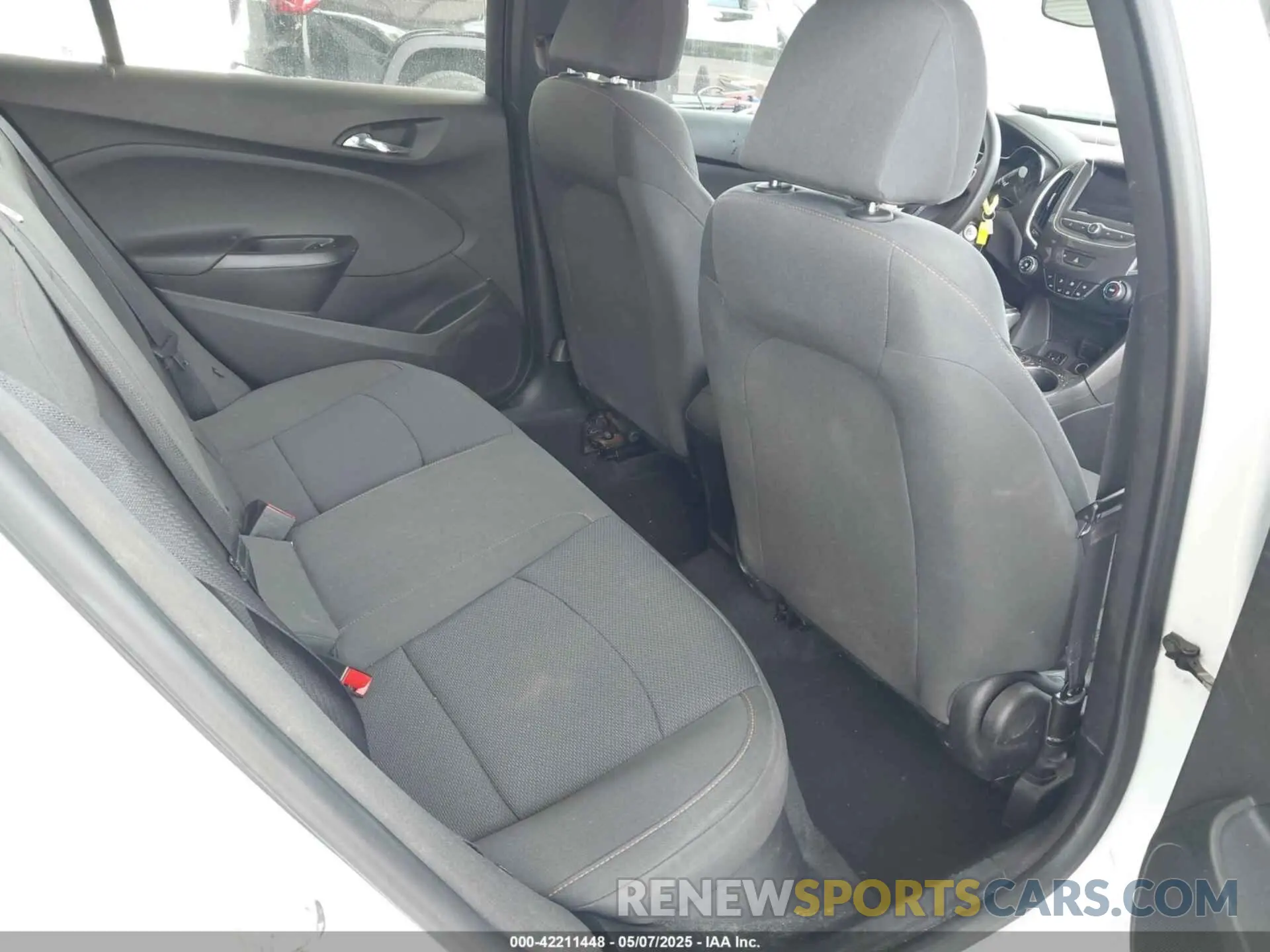 8 fotografías del automóvil dañado 1G1BC5SM7K7151417 CHEVROLET CRUZE 2019