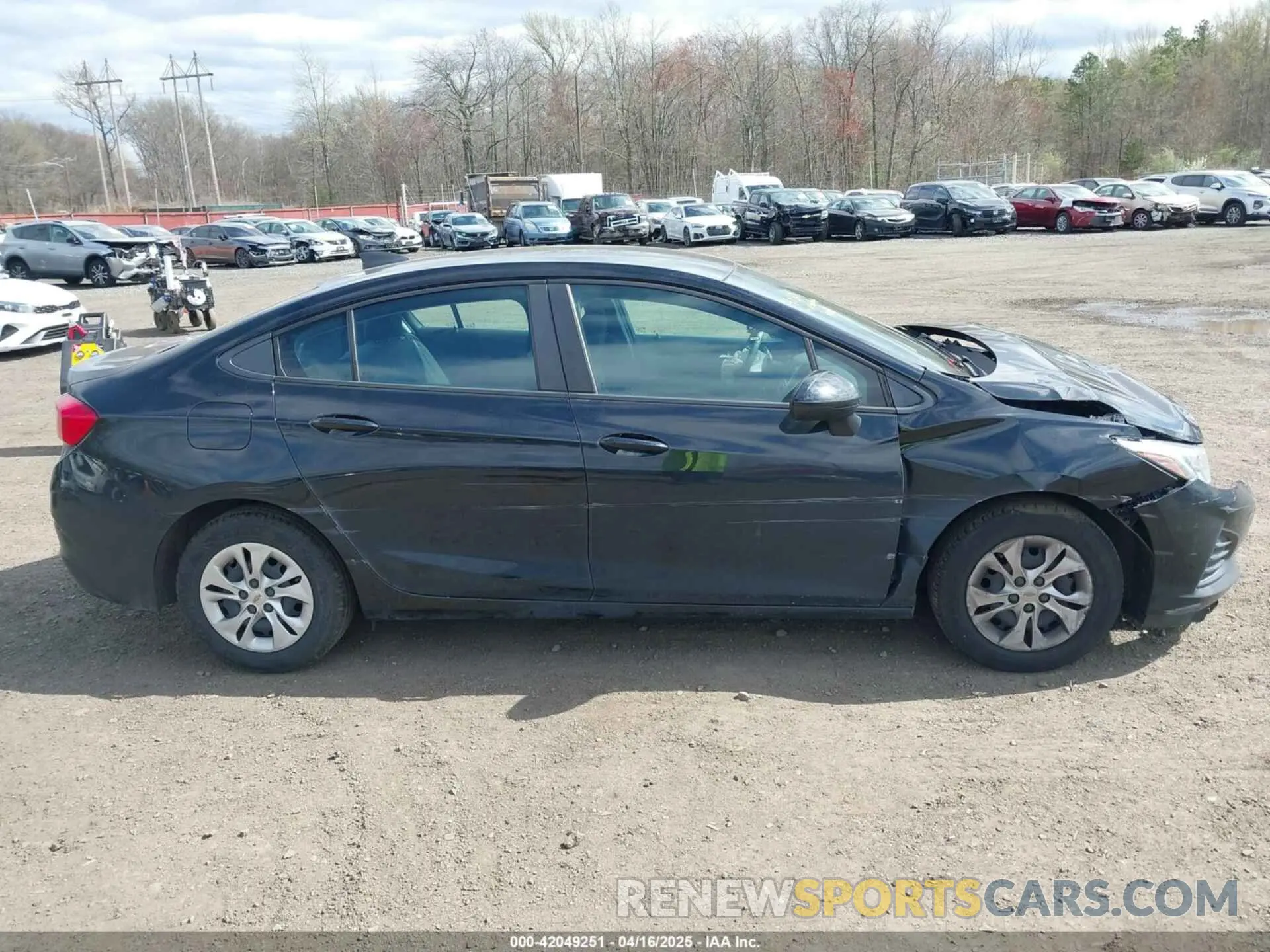 13 fotografías del automóvil dañado 1G1BC5SM8K7151216 CHEVROLET CRUZE 2019