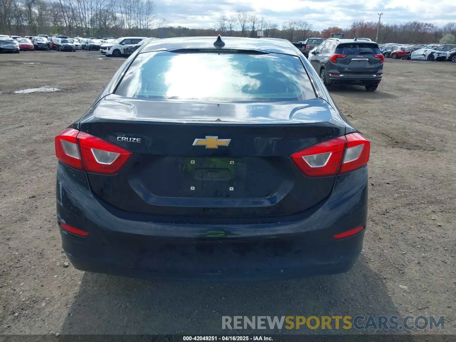 16 fotografías del automóvil dañado 1G1BC5SM8K7151216 CHEVROLET CRUZE 2019