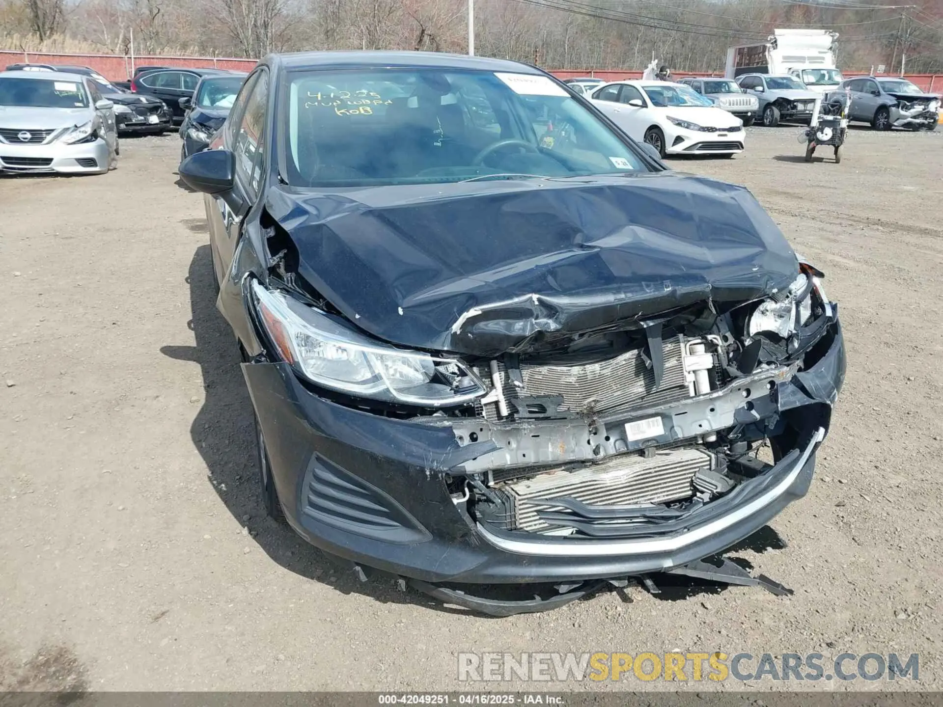 17 fotografías del automóvil dañado 1G1BC5SM8K7151216 CHEVROLET CRUZE 2019