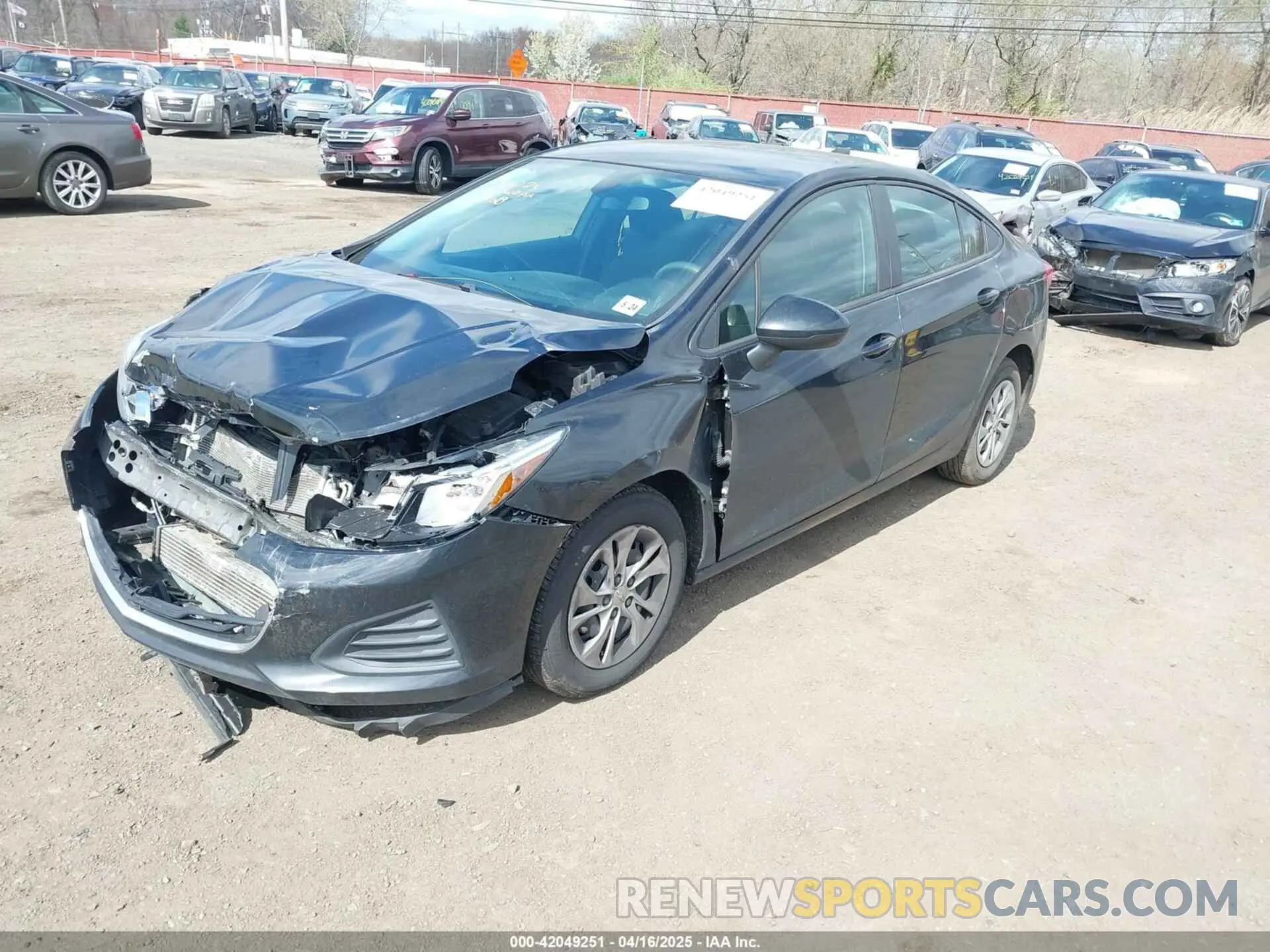 2 fotografías del automóvil dañado 1G1BC5SM8K7151216 CHEVROLET CRUZE 2019
