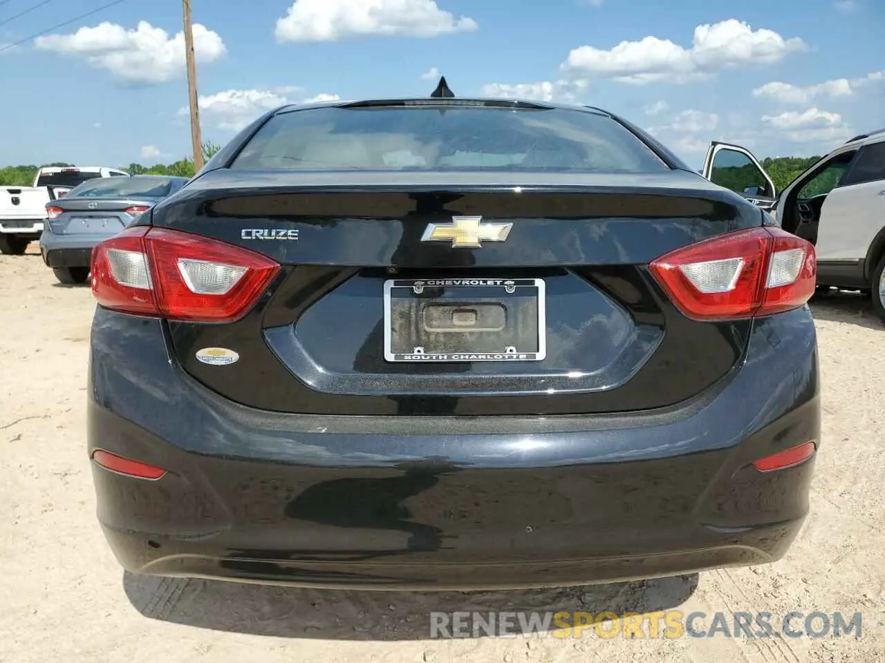 6 fotografías del automóvil dañado 1G1BC5SM9K7112263 CHEVROLET CRUZE 2019