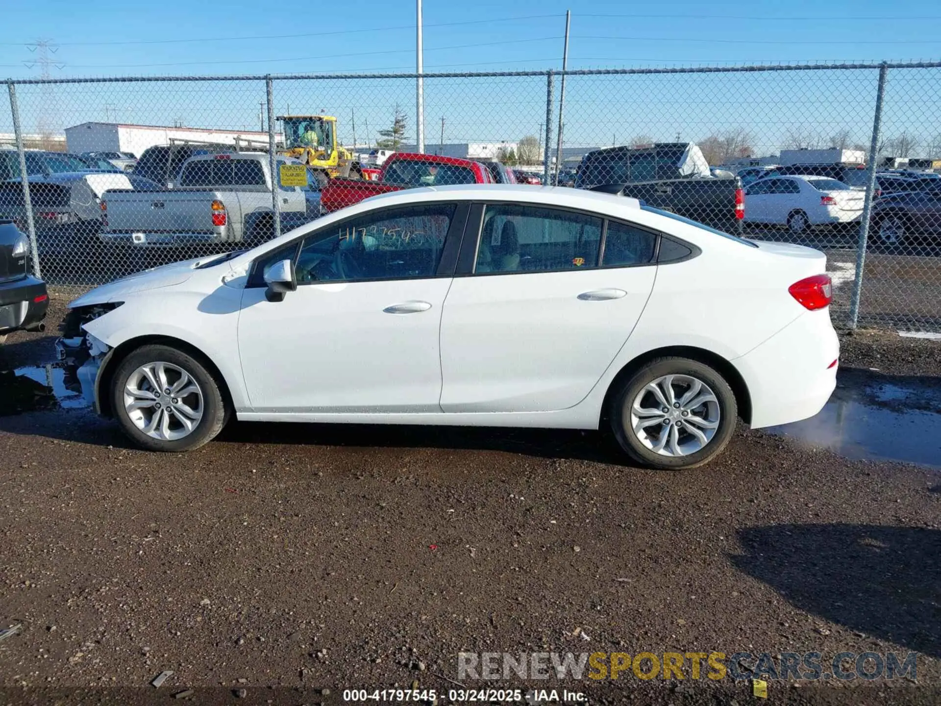 15 fotografías del automóvil dañado 1G1BC5SM9K7134778 CHEVROLET CRUZE 2019