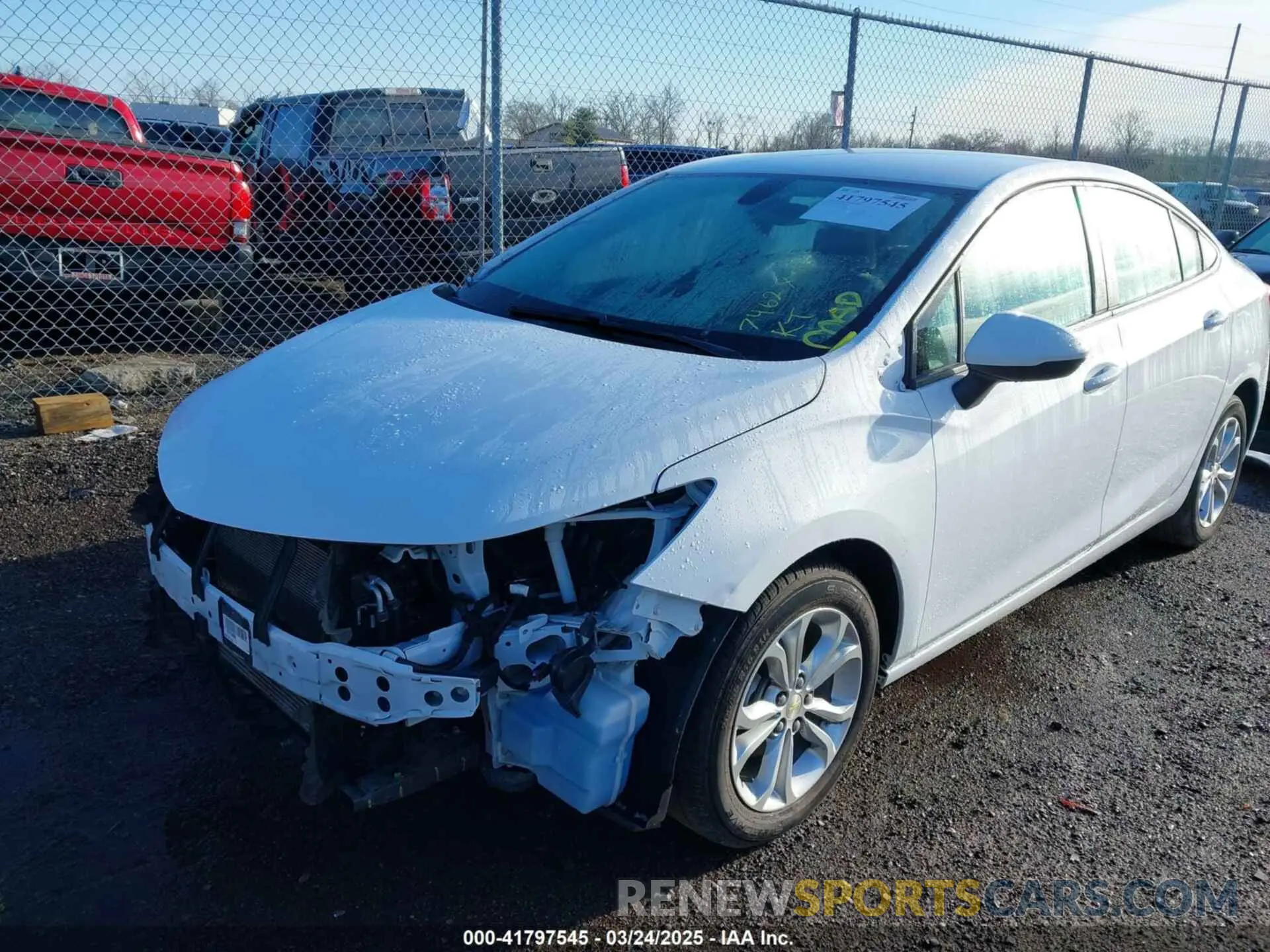 2 fotografías del automóvil dañado 1G1BC5SM9K7134778 CHEVROLET CRUZE 2019