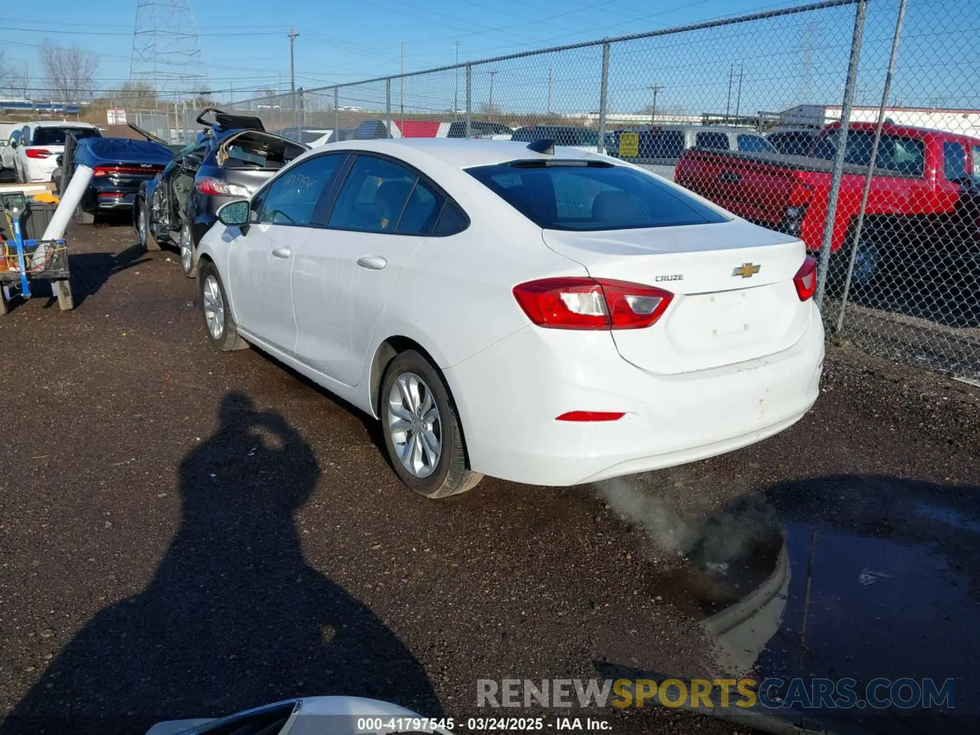 3 fotografías del automóvil dañado 1G1BC5SM9K7134778 CHEVROLET CRUZE 2019