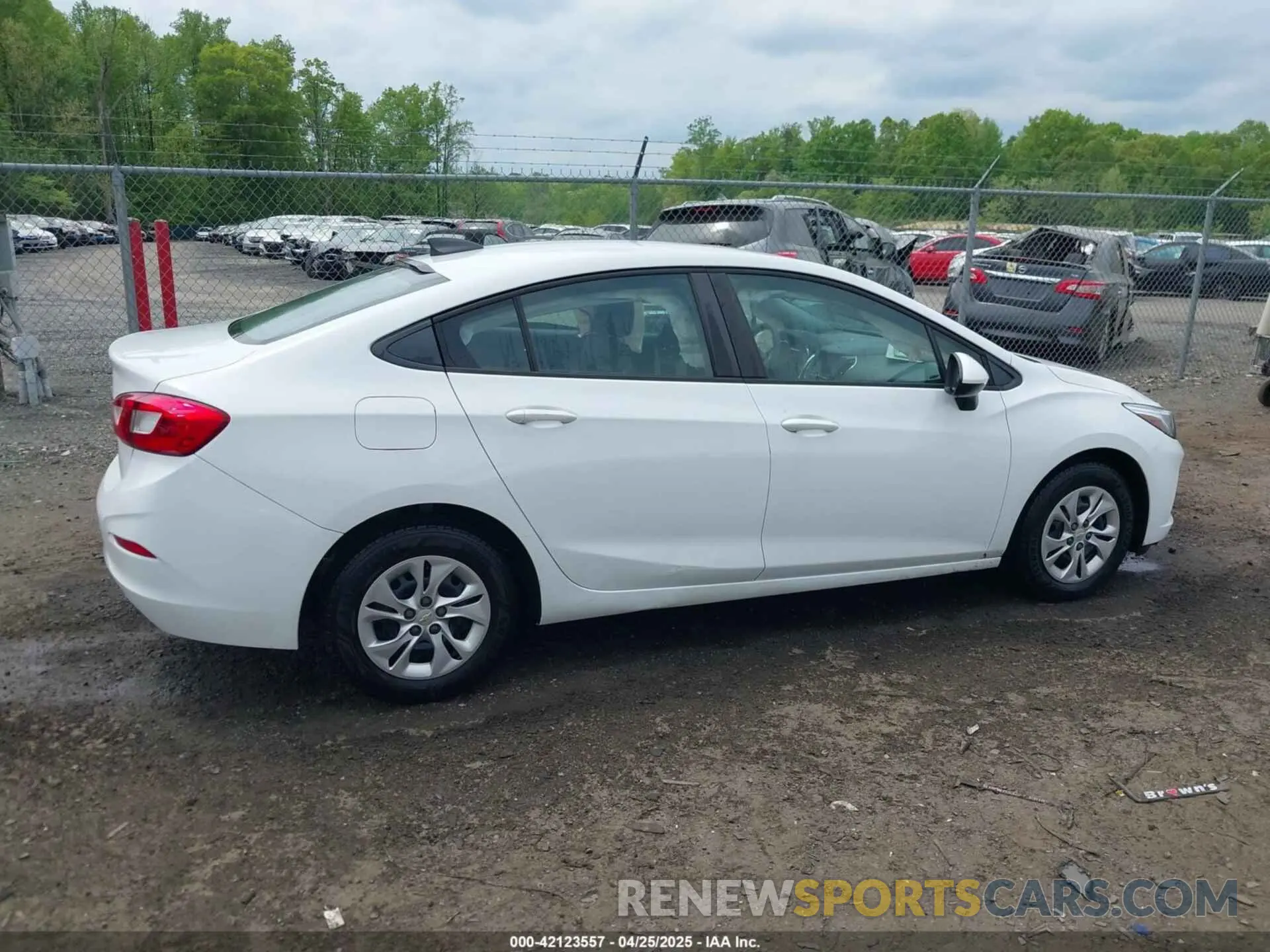 13 fotografías del automóvil dañado 1G1BC5SM9K7135736 CHEVROLET CRUZE 2019