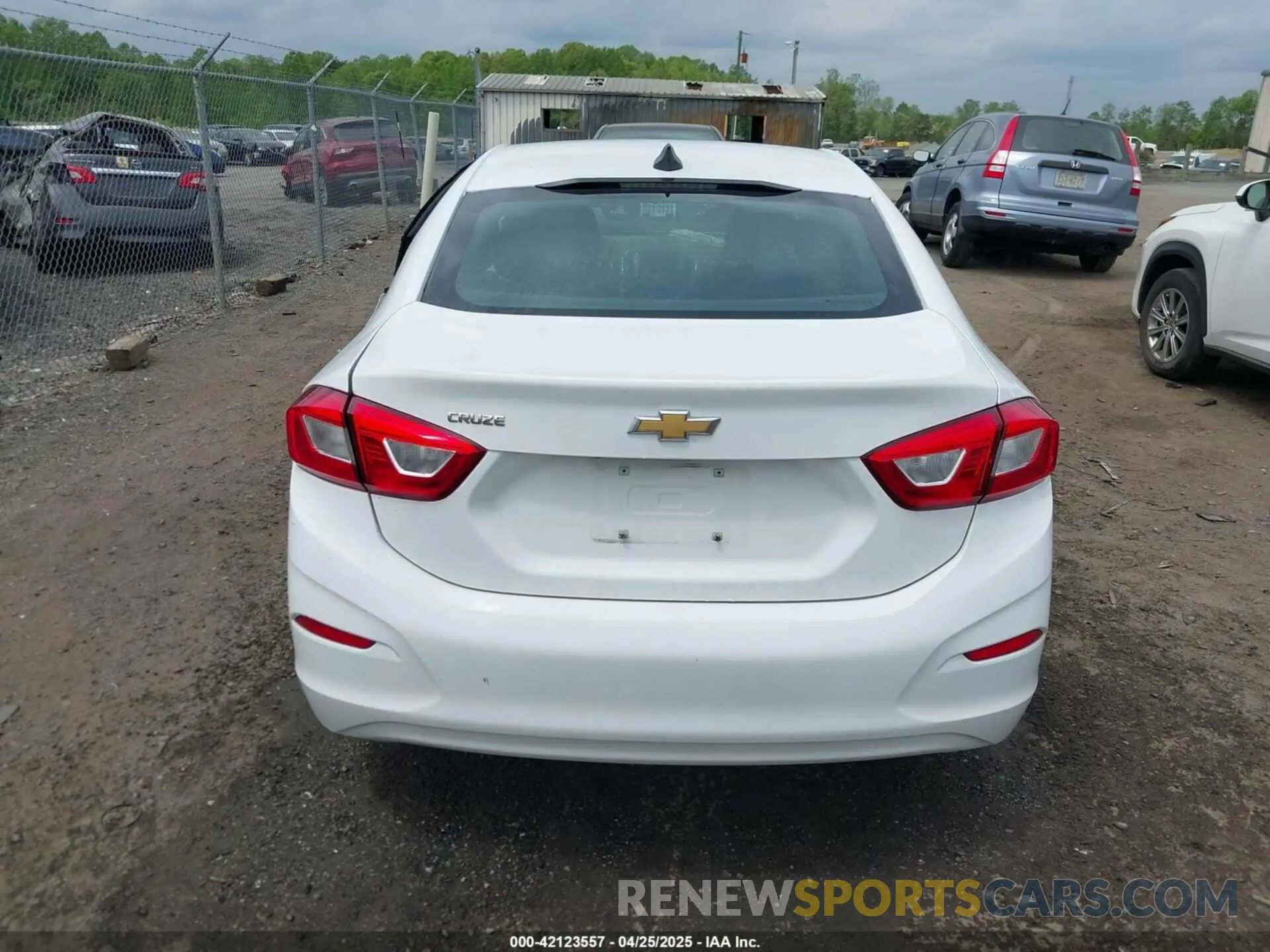 16 fotografías del automóvil dañado 1G1BC5SM9K7135736 CHEVROLET CRUZE 2019