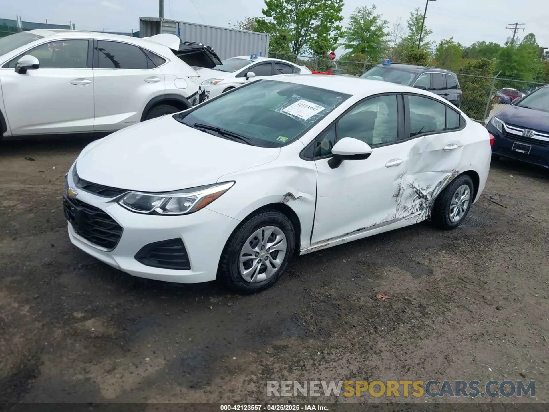 2 fotografías del automóvil dañado 1G1BC5SM9K7135736 CHEVROLET CRUZE 2019