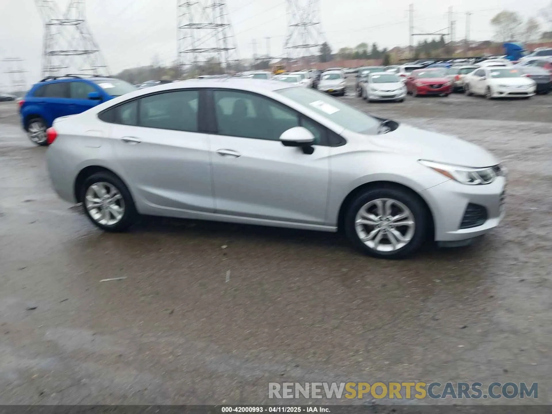14 fotografías del automóvil dañado 1G1BC5SMXK7135096 CHEVROLET CRUZE 2019