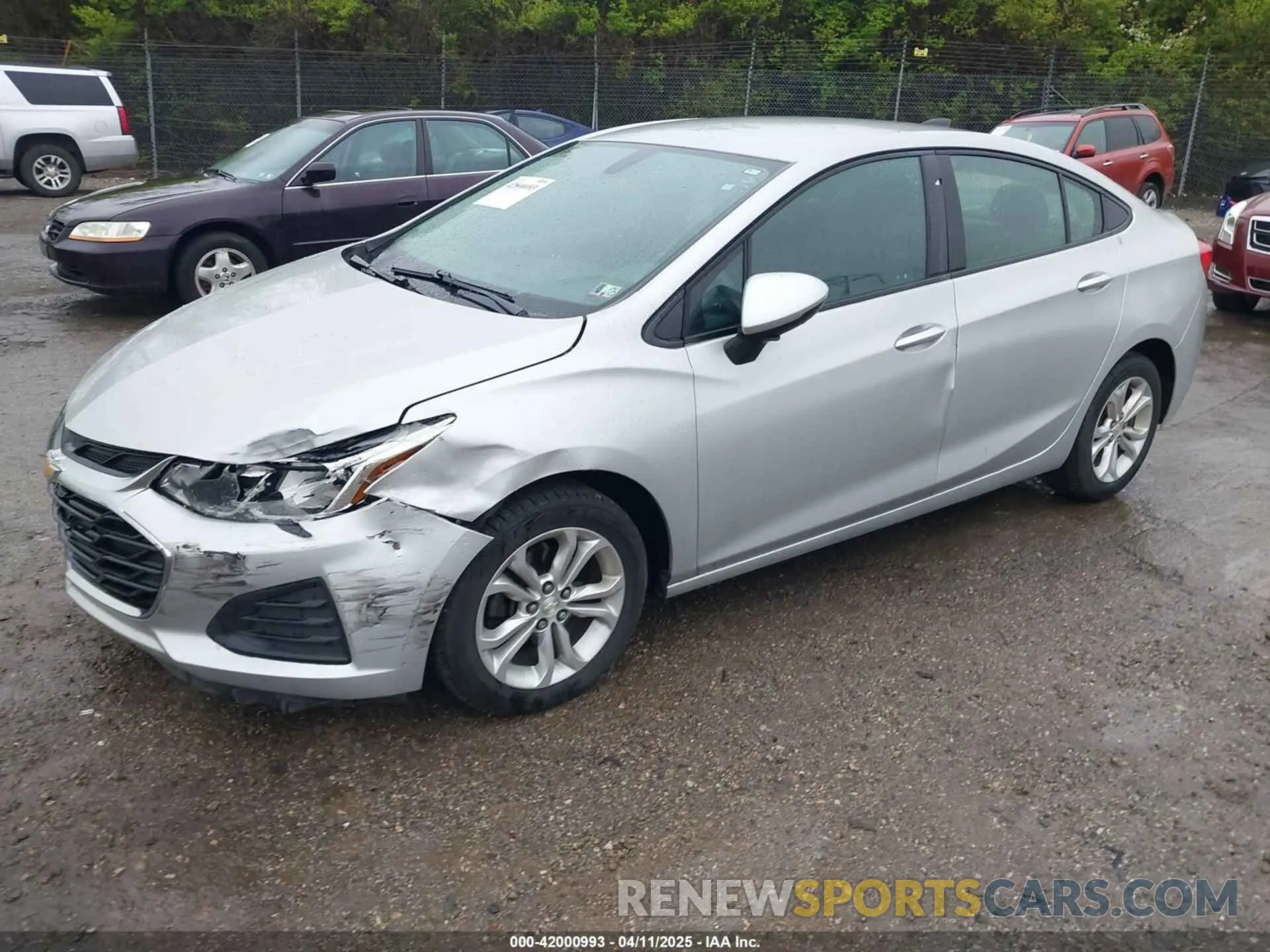 2 fotografías del automóvil dañado 1G1BC5SMXK7135096 CHEVROLET CRUZE 2019