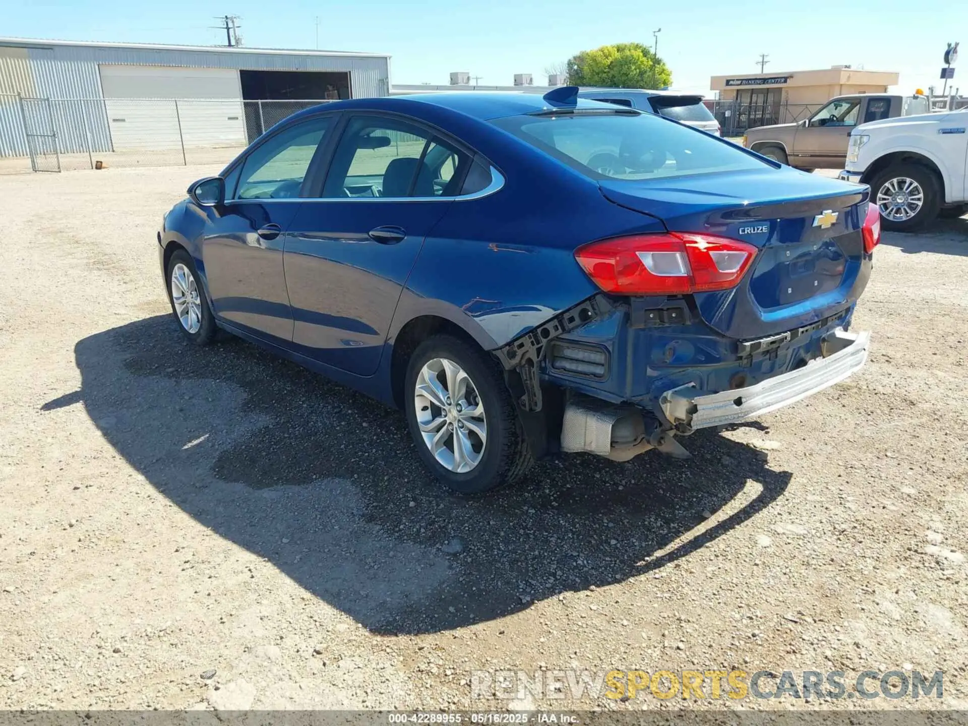 3 fotografías del automóvil dañado 1G1BE5SM0K7114963 CHEVROLET CRUZE 2019
