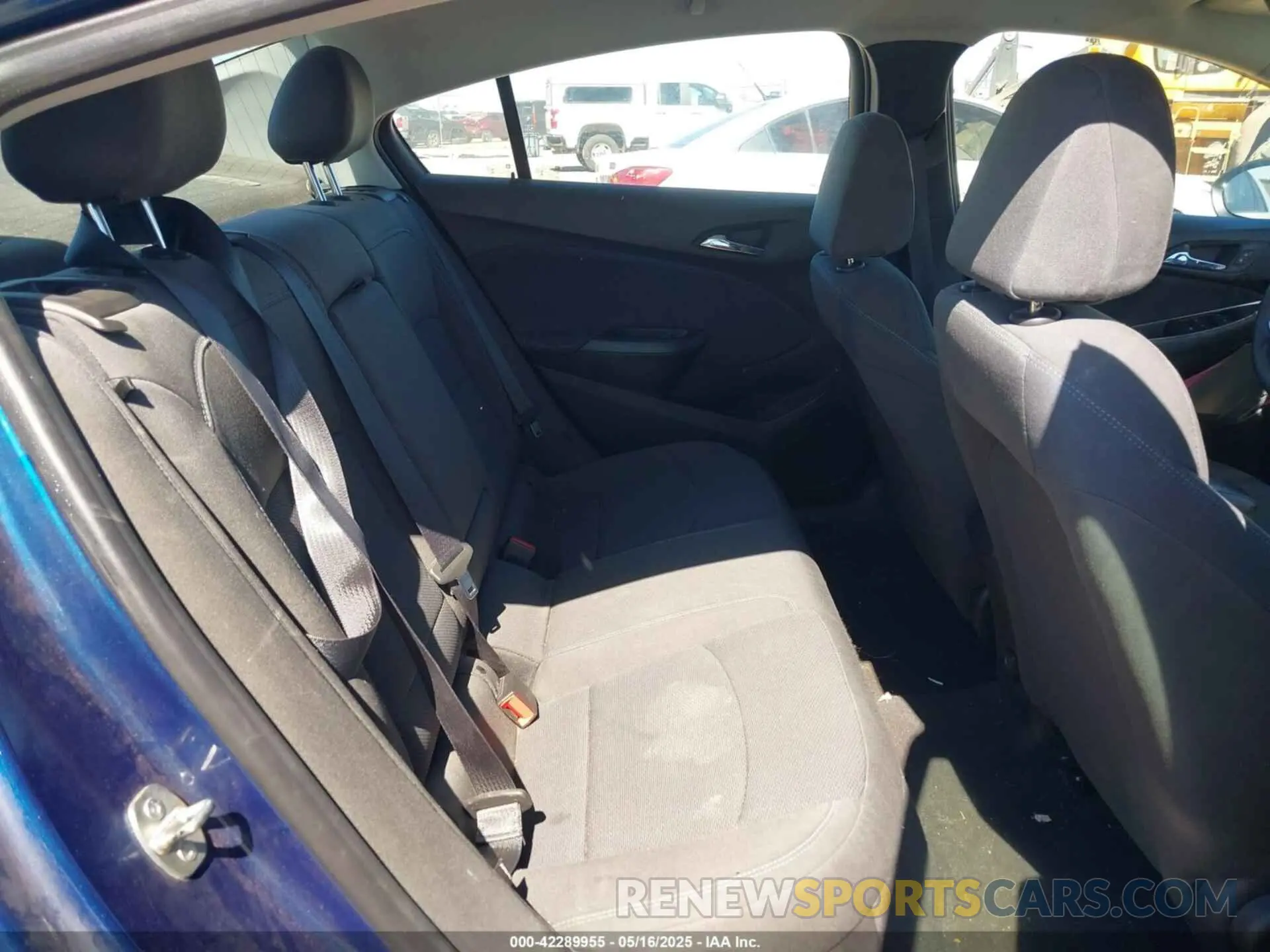 8 fotografías del automóvil dañado 1G1BE5SM0K7114963 CHEVROLET CRUZE 2019