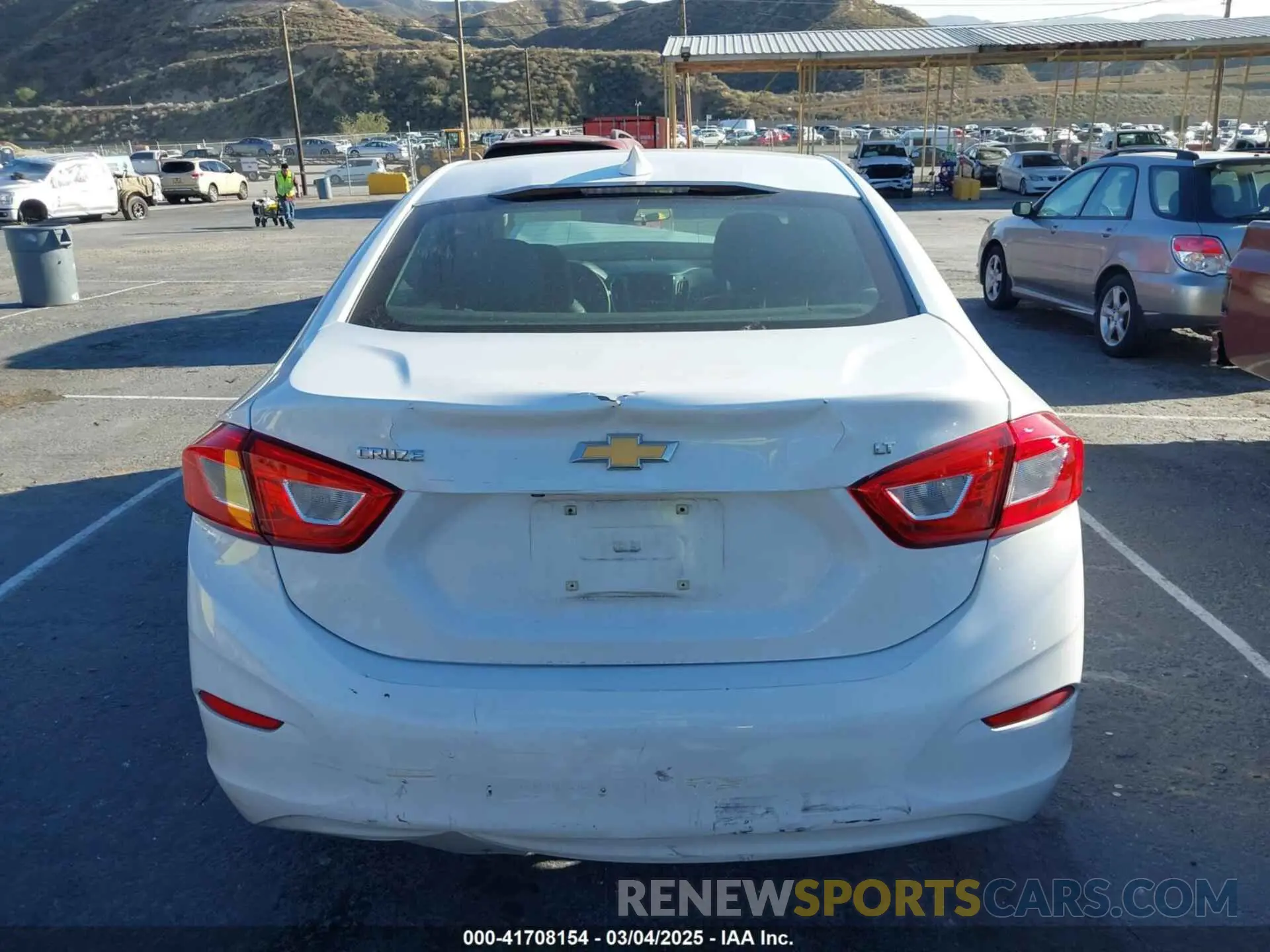 17 fotografías del automóvil dañado 1G1BE5SM0K7121251 CHEVROLET CRUZE 2019