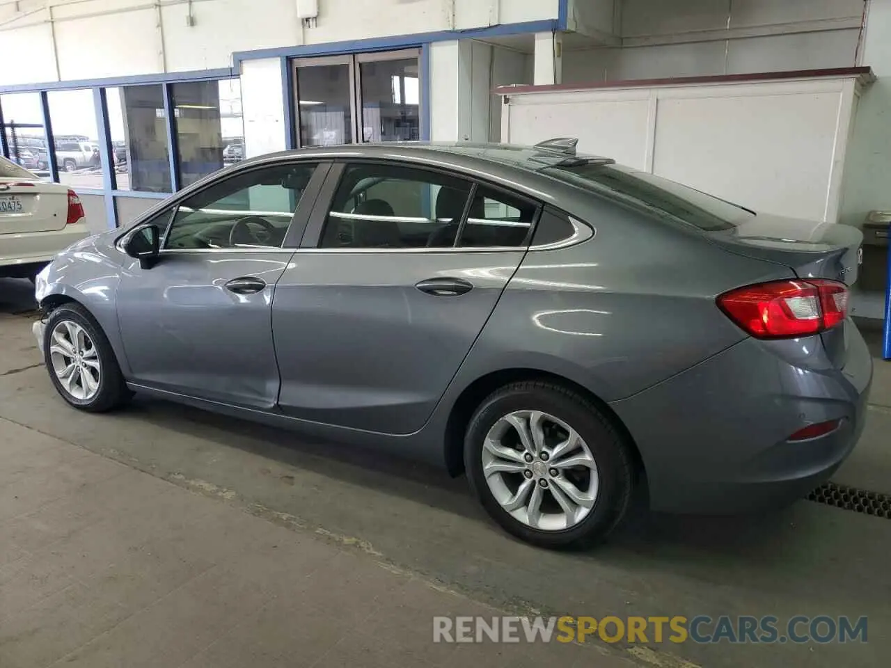 2 fotografías del automóvil dañado 1G1BE5SM0K7124215 CHEVROLET CRUZE 2019