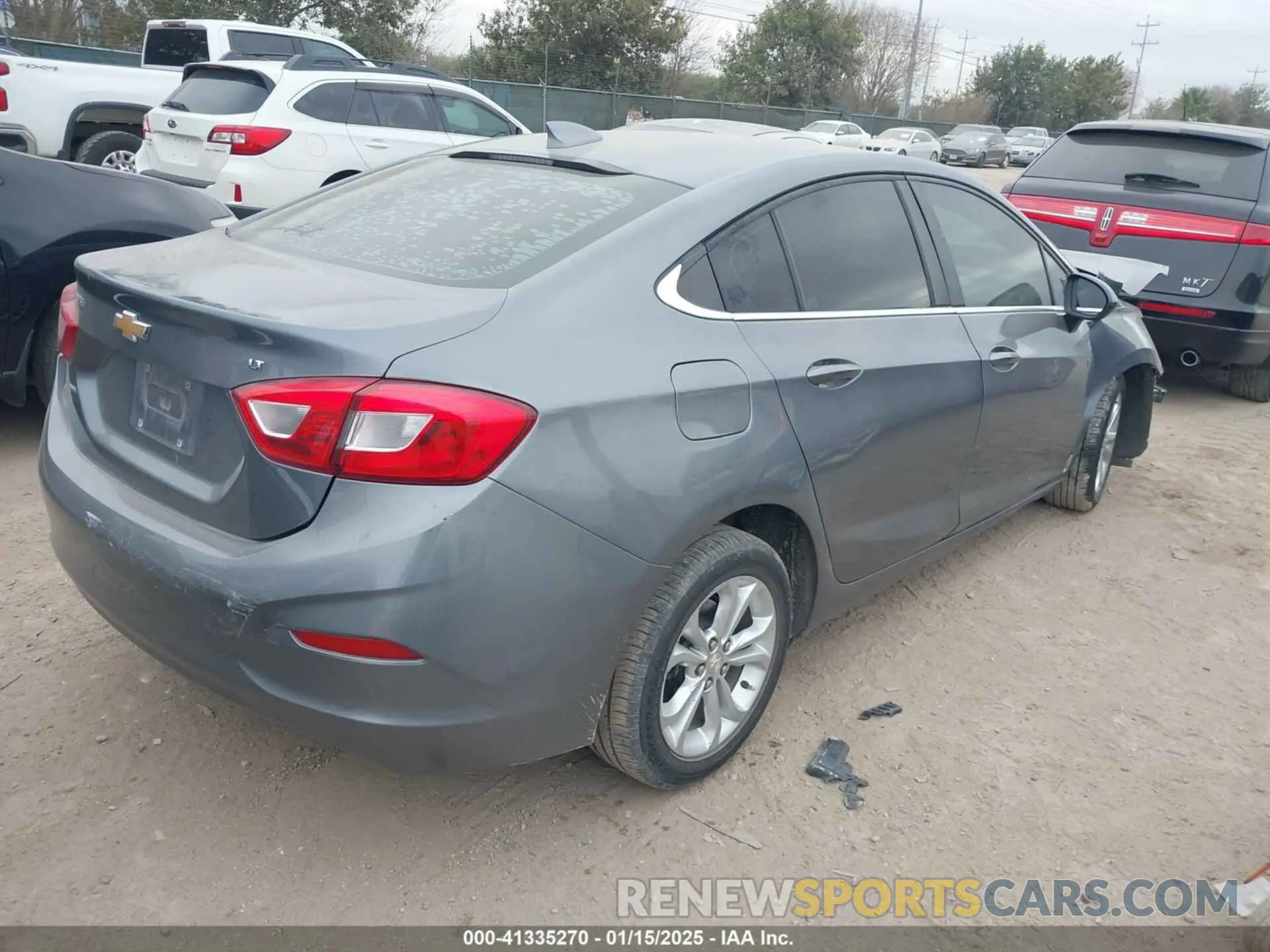 4 fotografías del automóvil dañado 1G1BE5SM1K7127608 CHEVROLET CRUZE 2019