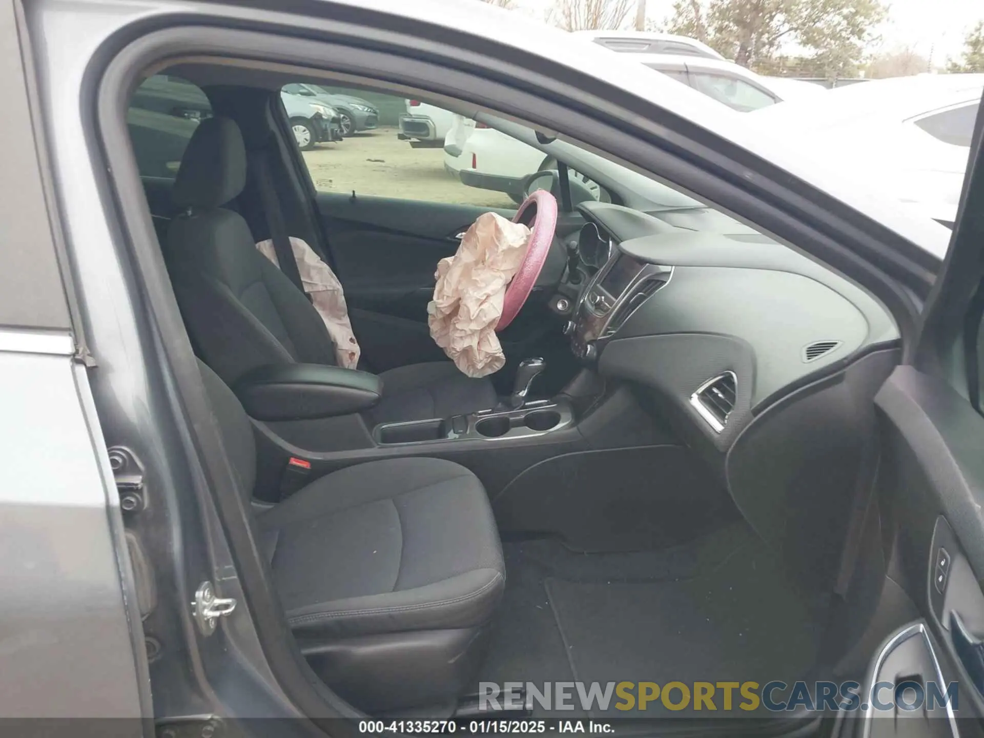 5 fotografías del automóvil dañado 1G1BE5SM1K7127608 CHEVROLET CRUZE 2019