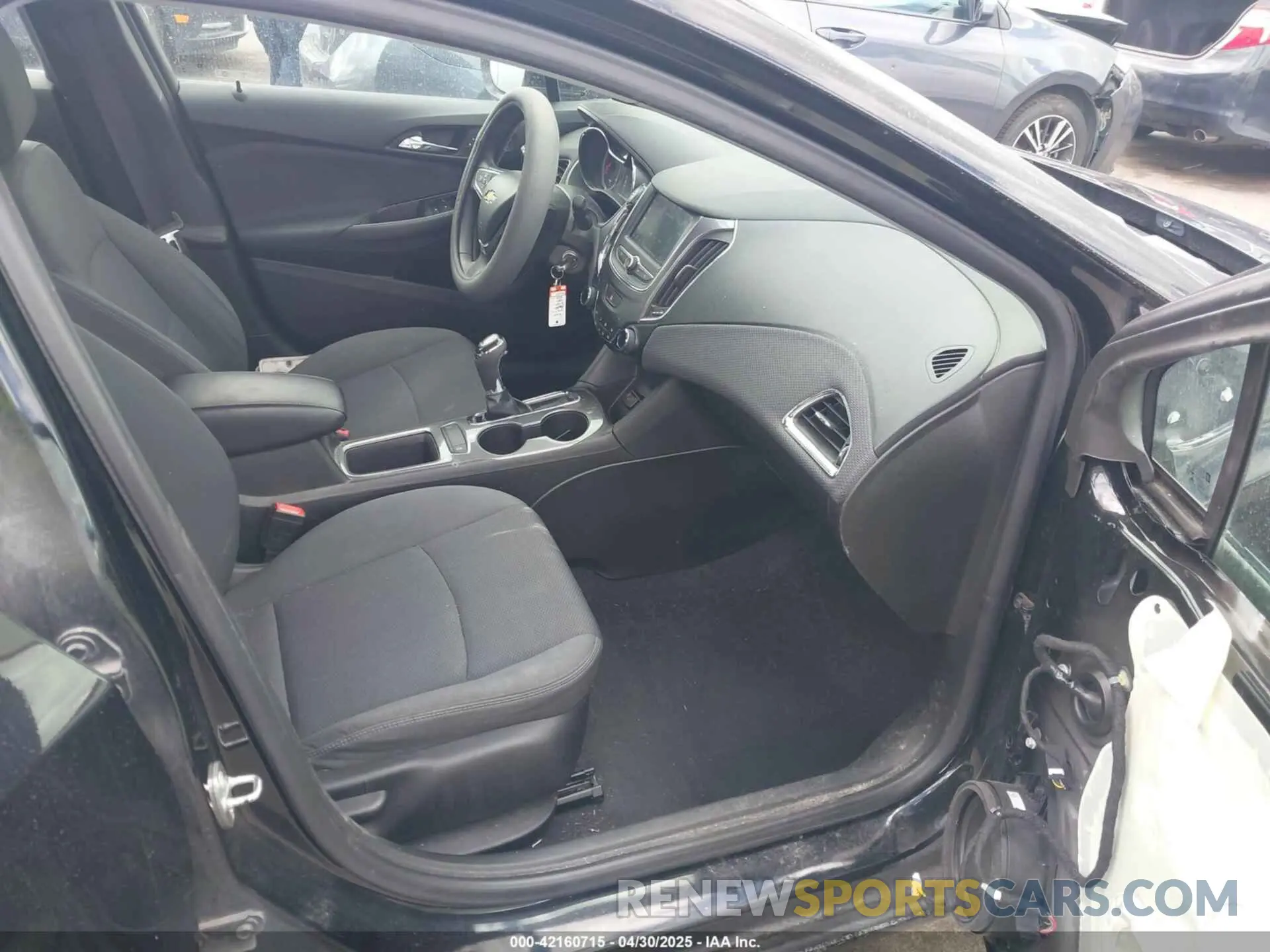 5 fotografías del automóvil dañado 1G1BE5SM1K7141234 CHEVROLET CRUZE 2019