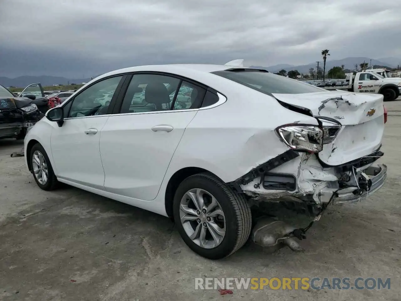 2 fotografías del automóvil dañado 1G1BE5SM1K7143582 CHEVROLET CRUZE 2019