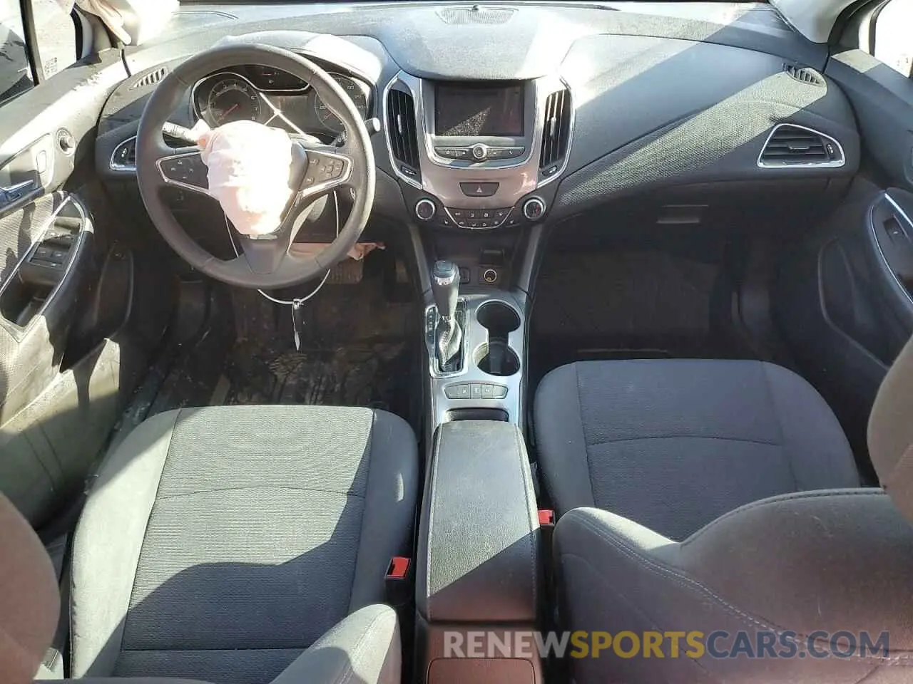 8 fotografías del automóvil dañado 1G1BE5SM2K7126080 CHEVROLET CRUZE 2019