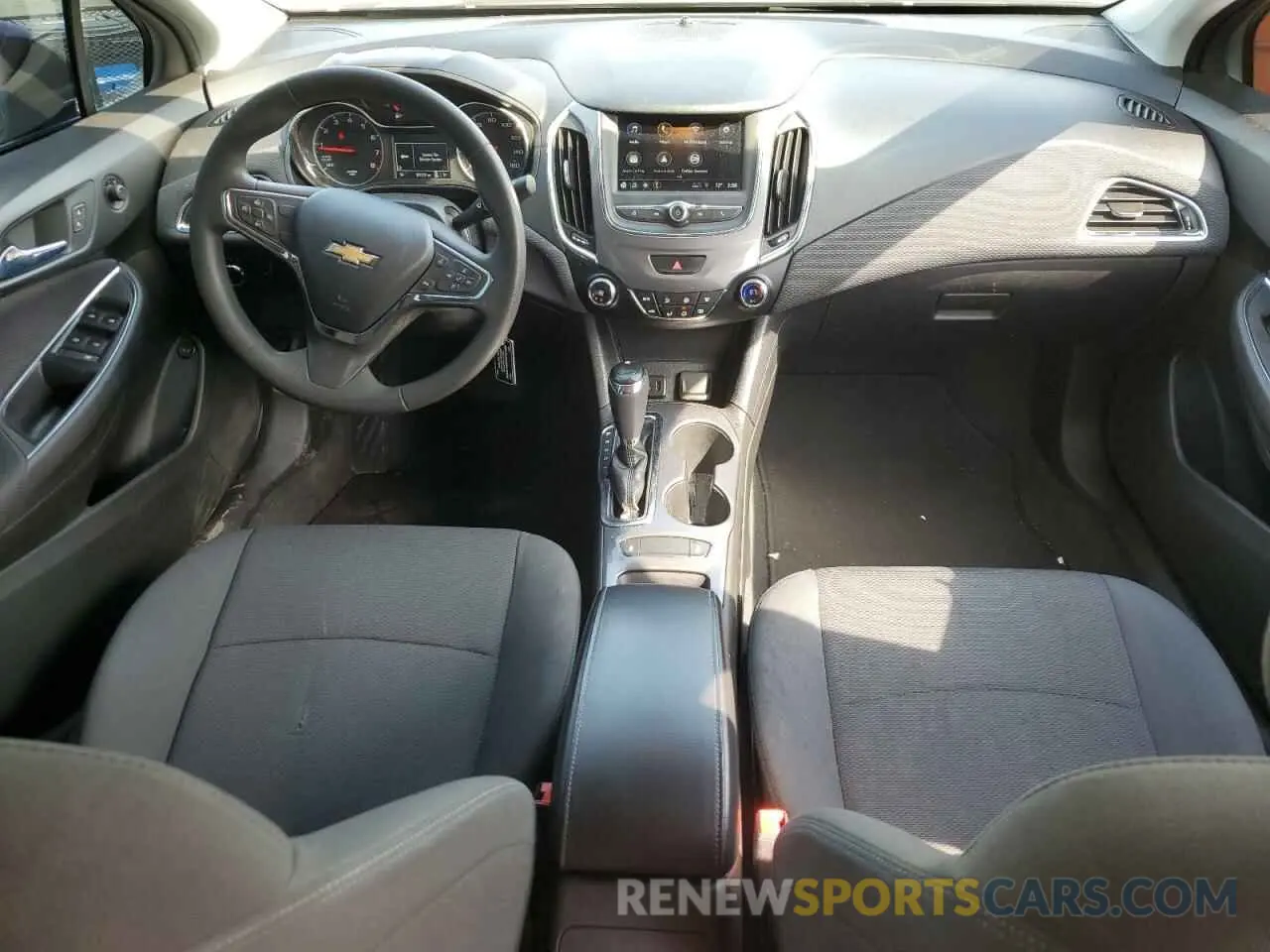 8 fotografías del automóvil dañado 1G1BE5SM2K7132414 CHEVROLET CRUZE 2019
