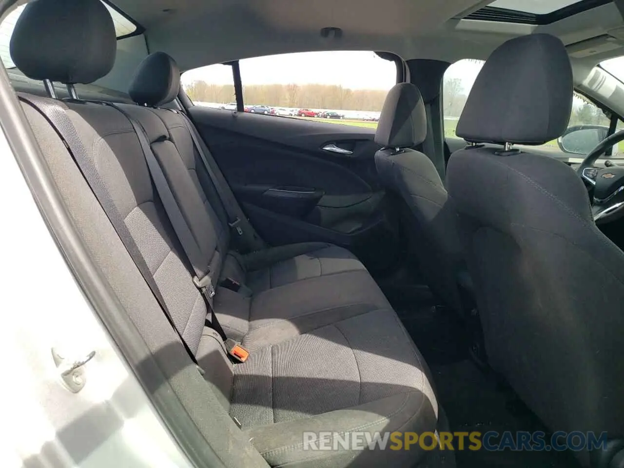 10 fotografías del automóvil dañado 1G1BE5SM2K7134812 CHEVROLET CRUZE 2019