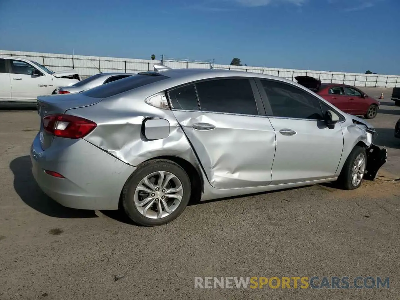 3 fotografías del automóvil dañado 1G1BE5SM2K7144725 CHEVROLET CRUZE 2019