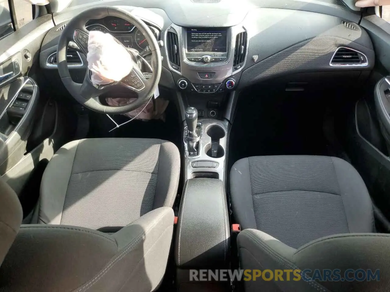 8 fotografías del automóvil dañado 1G1BE5SM2K7144725 CHEVROLET CRUZE 2019