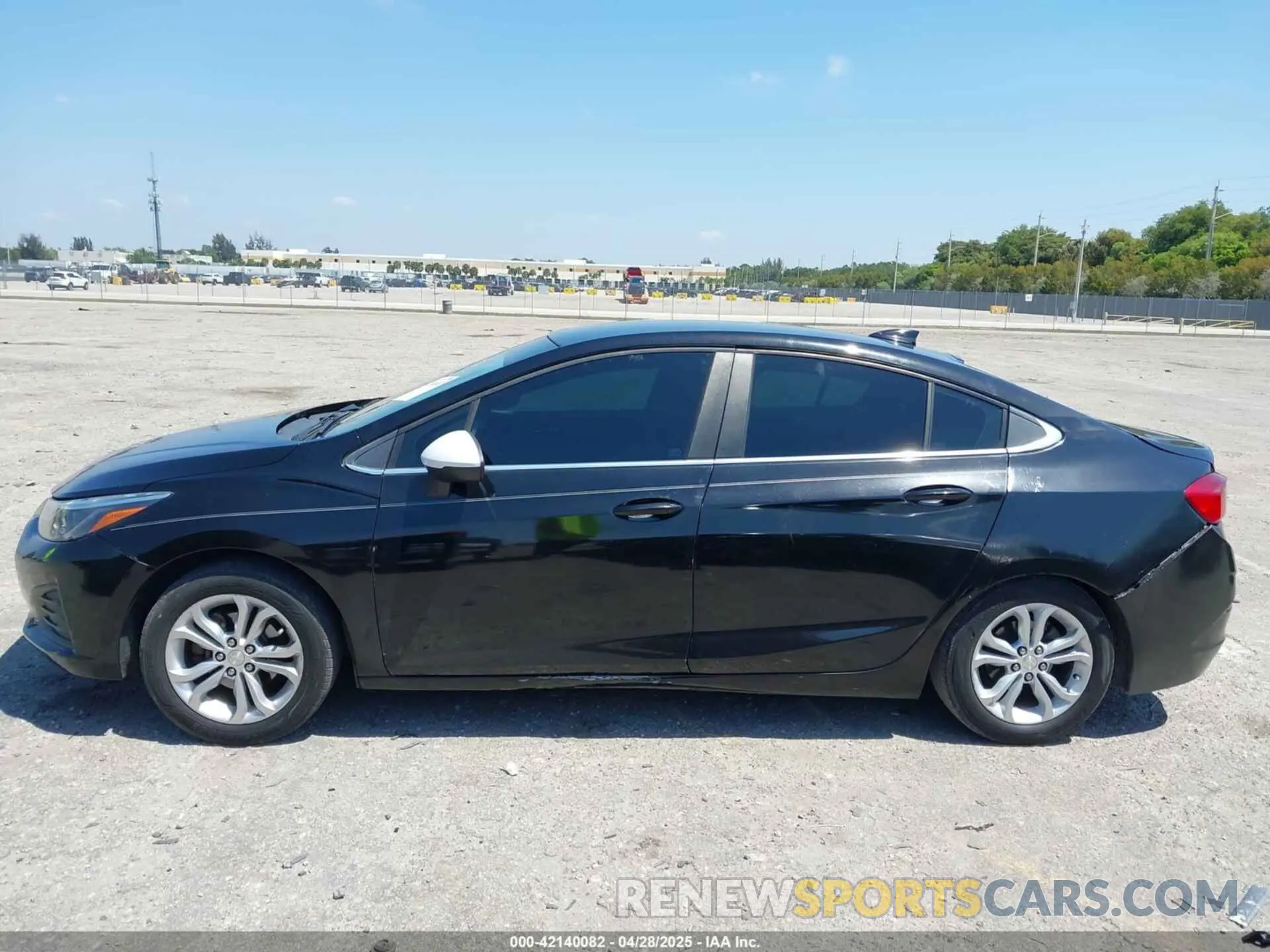 14 fotografías del automóvil dañado 1G1BE5SM2K7145566 CHEVROLET CRUZE 2019