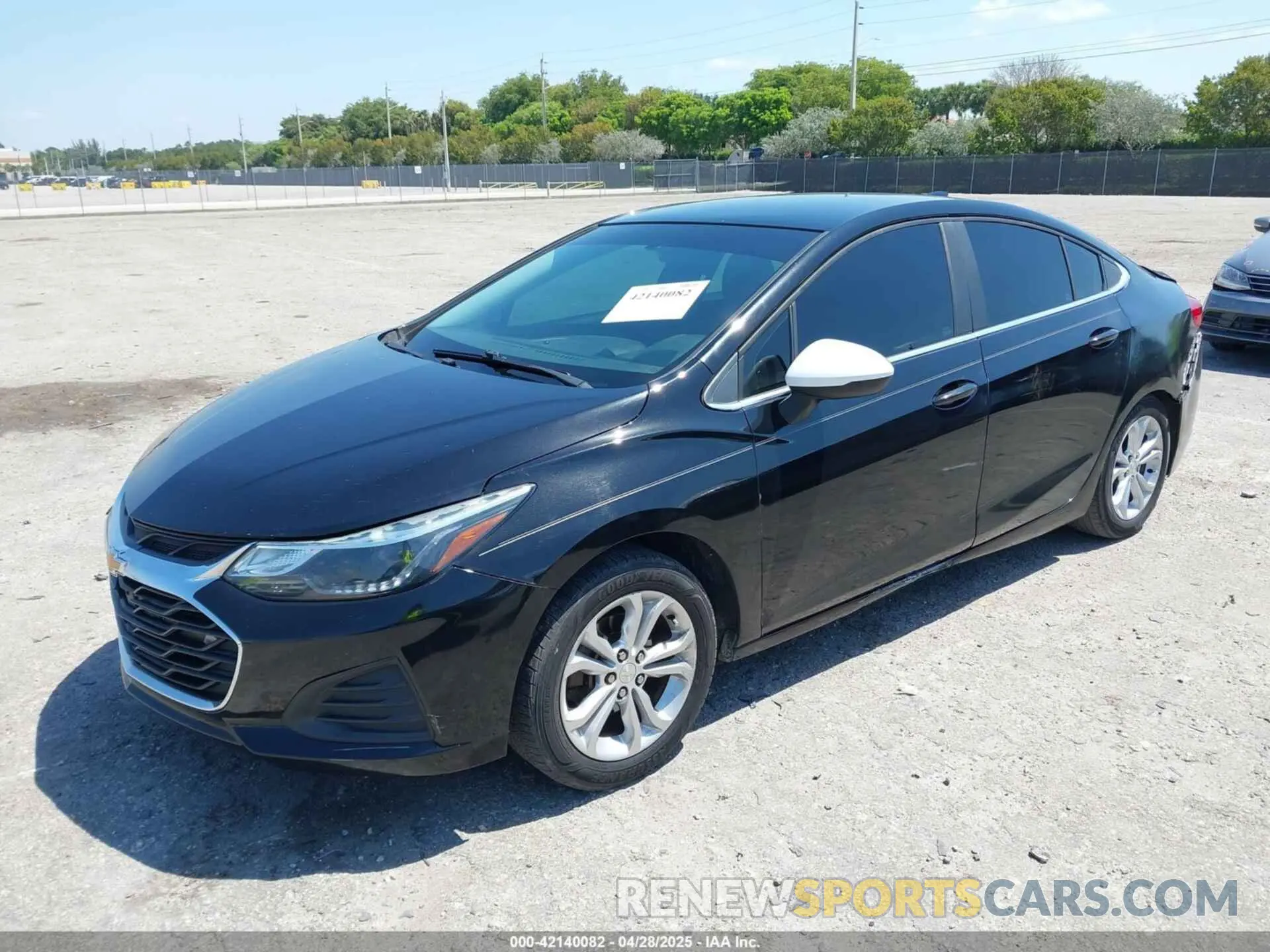 2 fotografías del automóvil dañado 1G1BE5SM2K7145566 CHEVROLET CRUZE 2019
