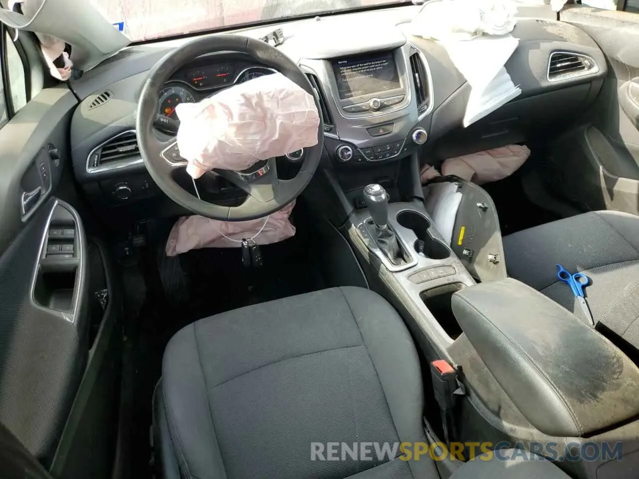 8 fotografías del automóvil dañado 1G1BE5SM3K7106422 CHEVROLET CRUZE 2019