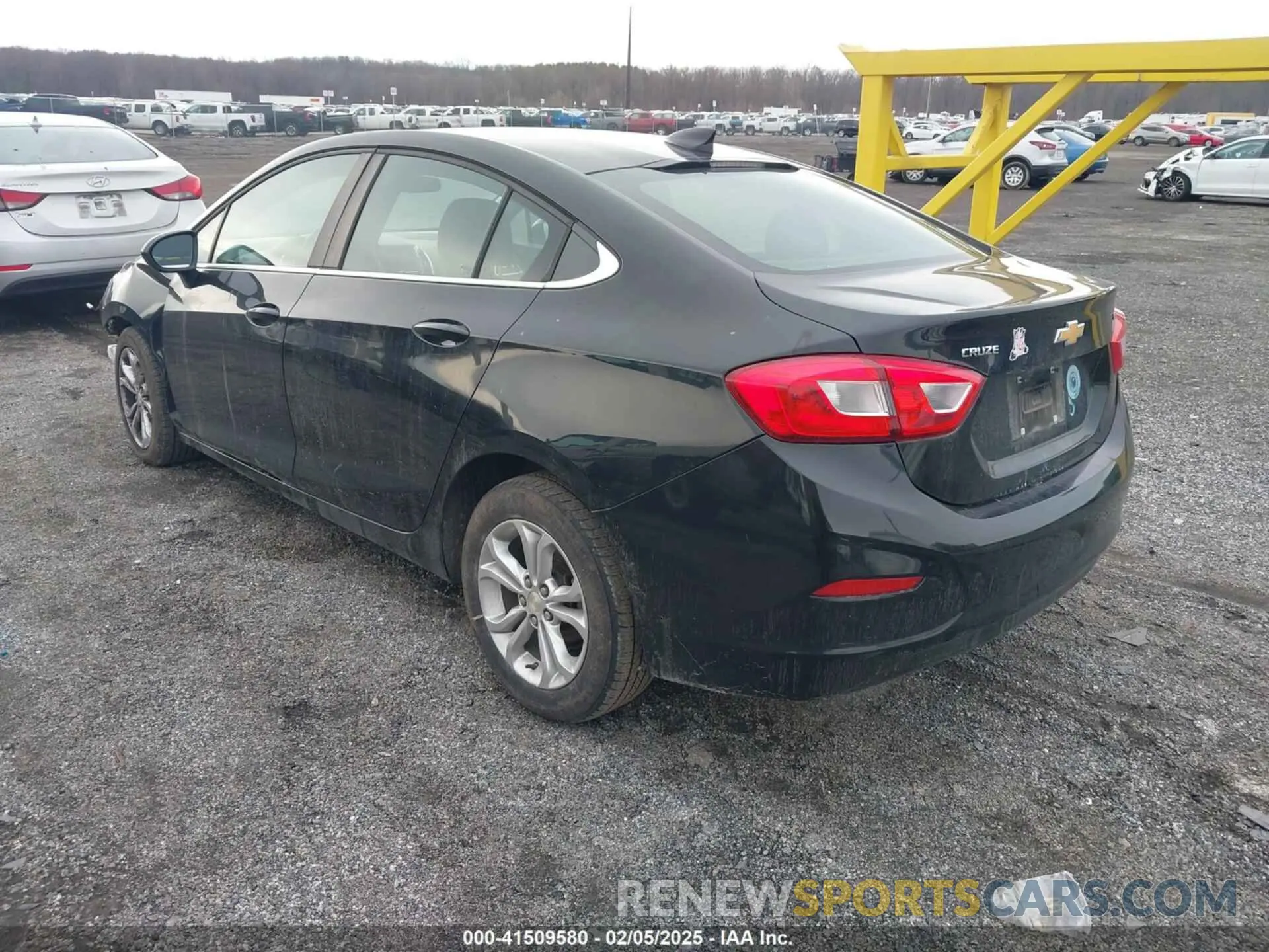 3 fotografías del automóvil dañado 1G1BE5SM3K7116111 CHEVROLET CRUZE 2019