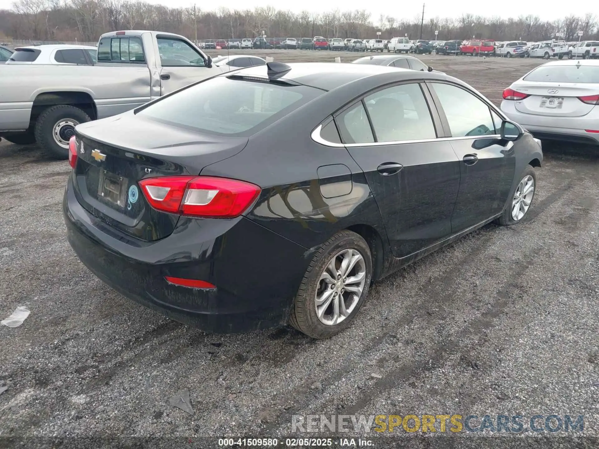 4 fotografías del automóvil dañado 1G1BE5SM3K7116111 CHEVROLET CRUZE 2019