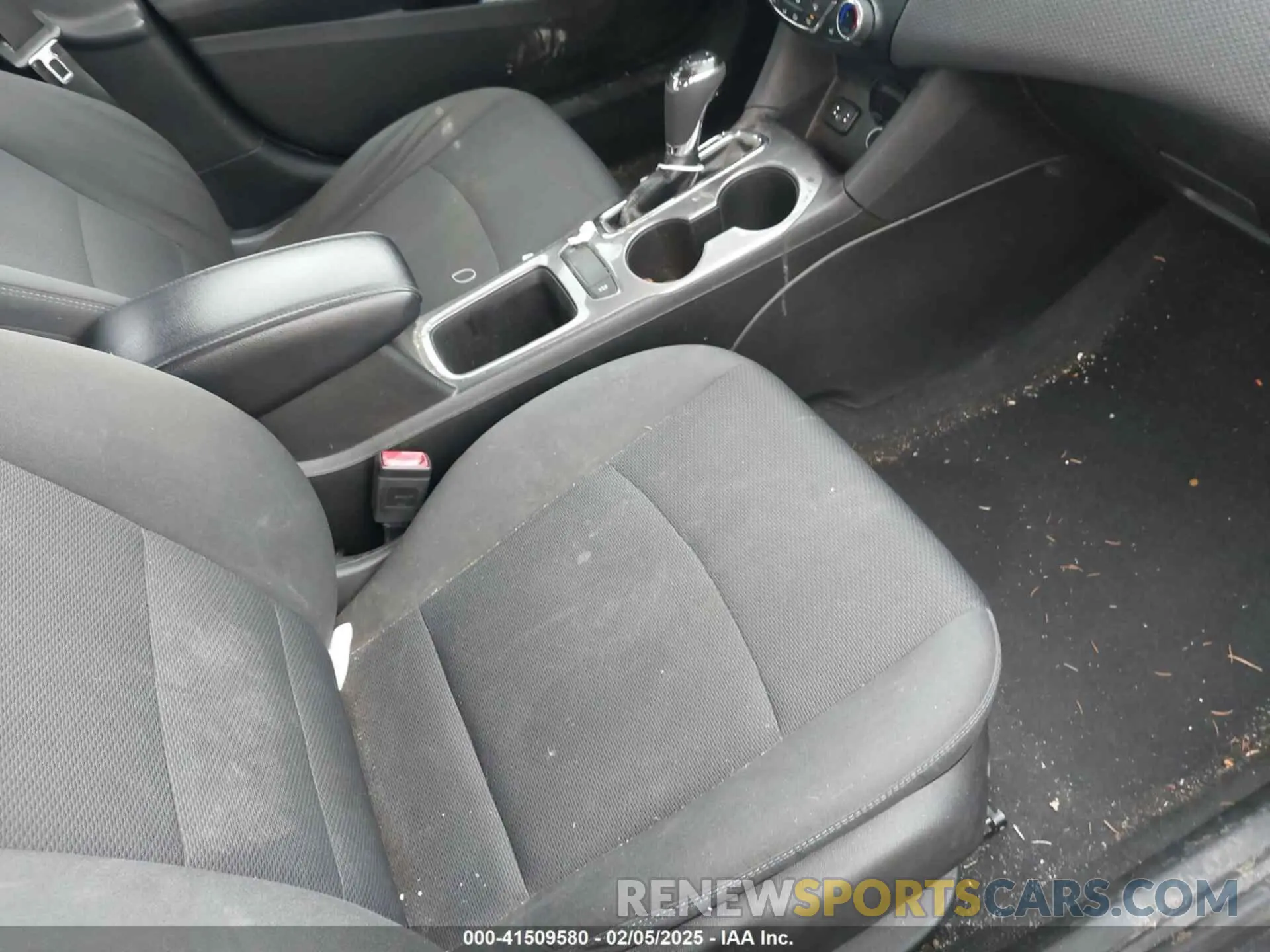 5 fotografías del automóvil dañado 1G1BE5SM3K7116111 CHEVROLET CRUZE 2019