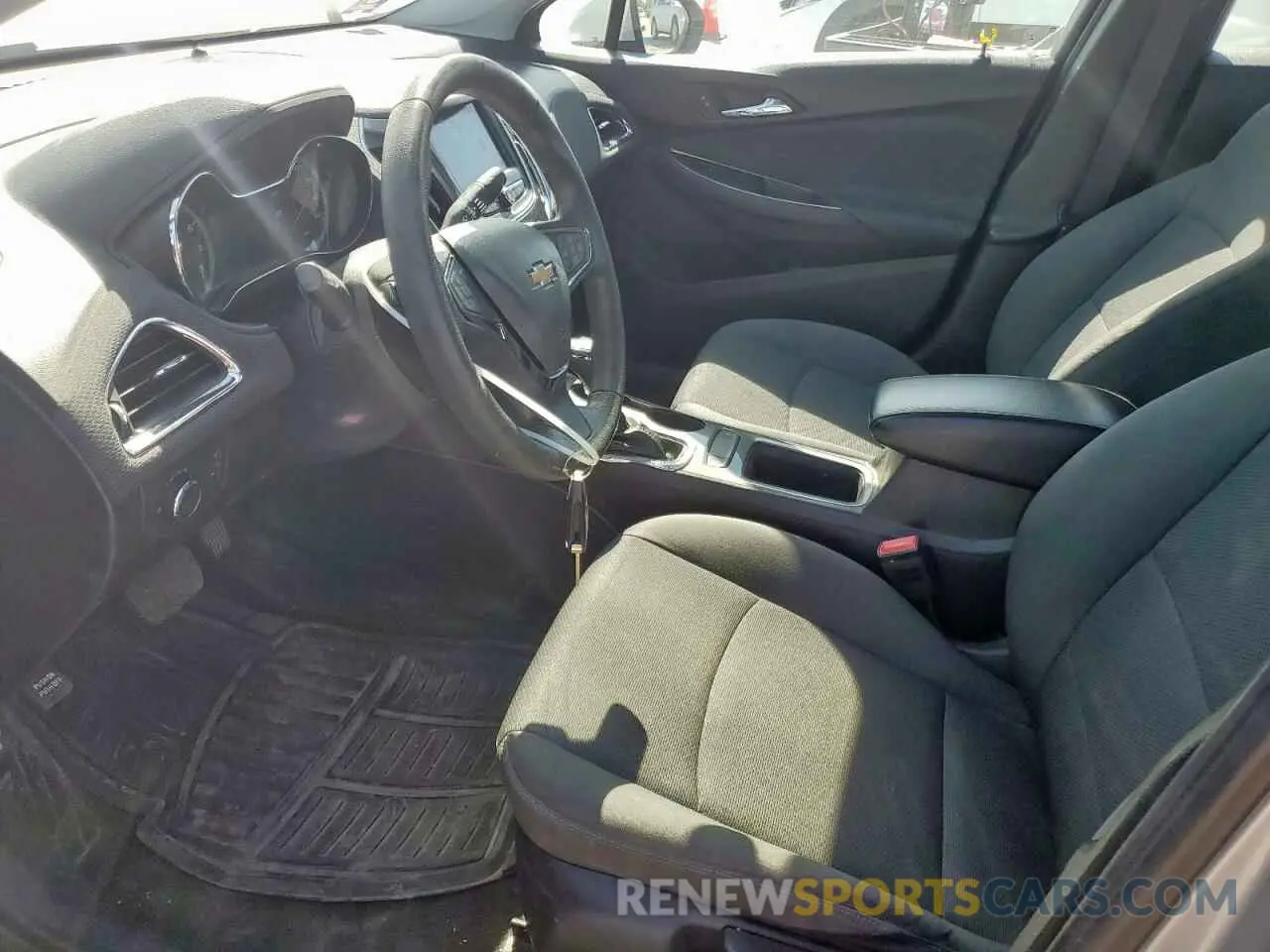 7 fotografías del automóvil dañado 1G1BE5SM3K7116786 CHEVROLET CRUZE 2019