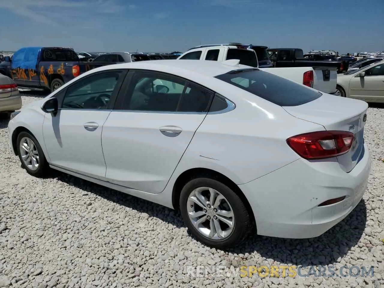 2 fotografías del automóvil dañado 1G1BE5SM4K7112357 CHEVROLET CRUZE 2019