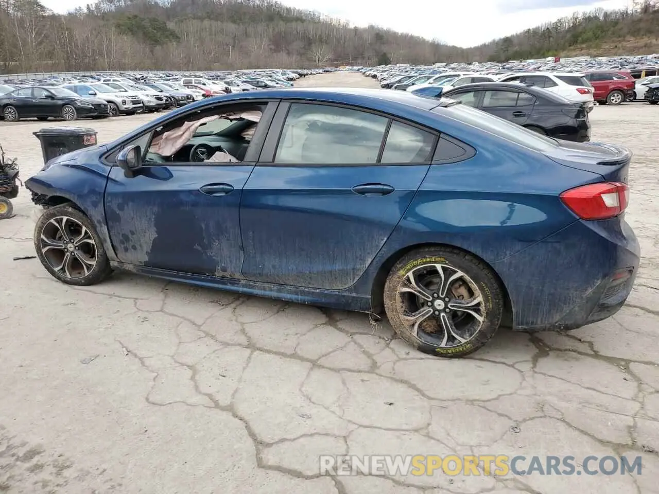 2 fotografías del automóvil dañado 1G1BE5SM4K7118014 CHEVROLET CRUZE 2019