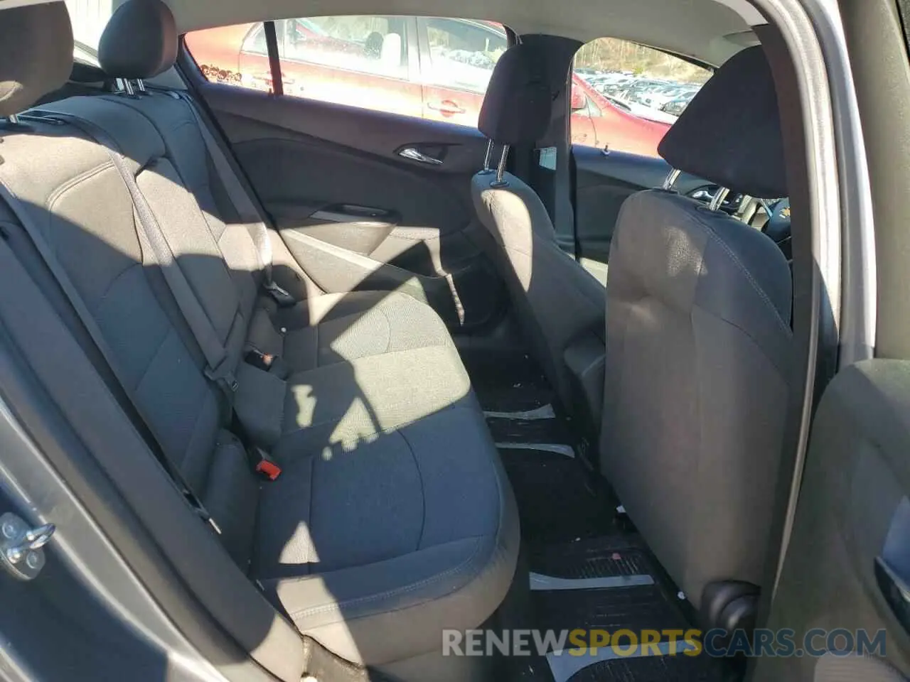 10 fotografías del automóvil dañado 1G1BE5SM4K7139512 CHEVROLET CRUZE 2019