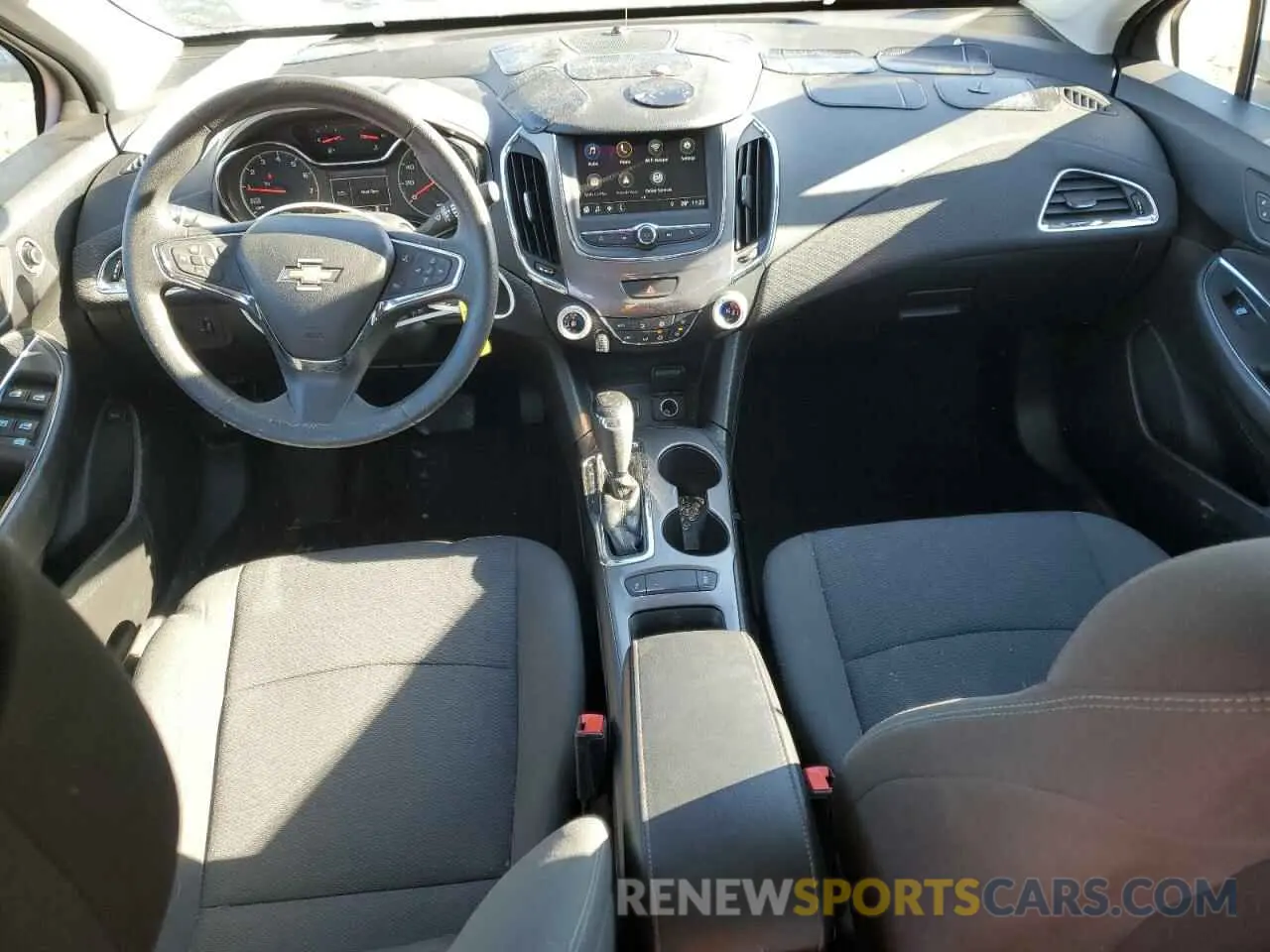 8 fotografías del automóvil dañado 1G1BE5SM4K7139512 CHEVROLET CRUZE 2019