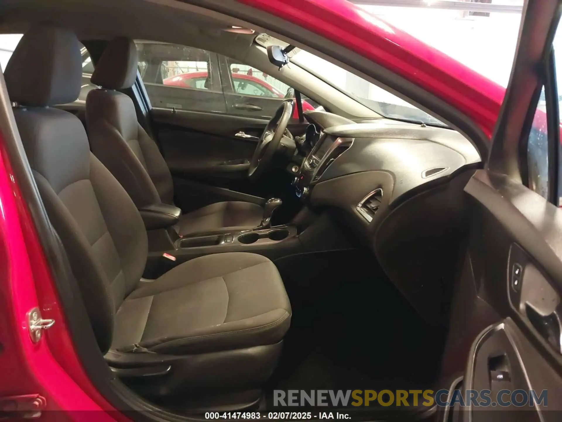 5 fotografías del automóvil dañado 1G1BE5SM4K7142717 CHEVROLET CRUZE 2019