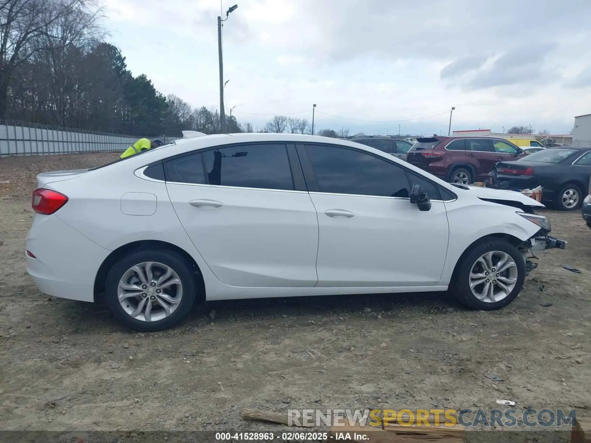 14 fotografías del automóvil dañado 1G1BE5SM5K7124694 CHEVROLET CRUZE 2019