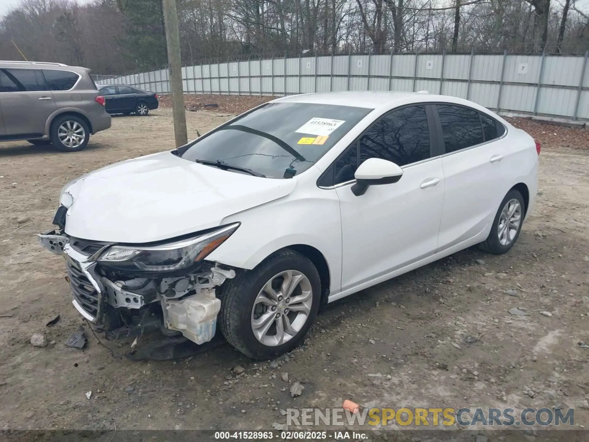 2 fotografías del automóvil dañado 1G1BE5SM5K7124694 CHEVROLET CRUZE 2019