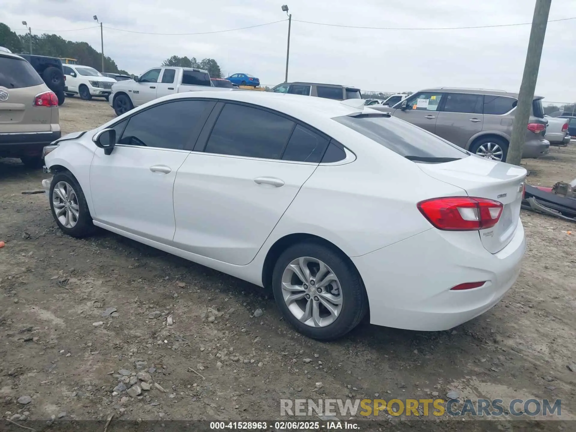 3 fotografías del automóvil dañado 1G1BE5SM5K7124694 CHEVROLET CRUZE 2019