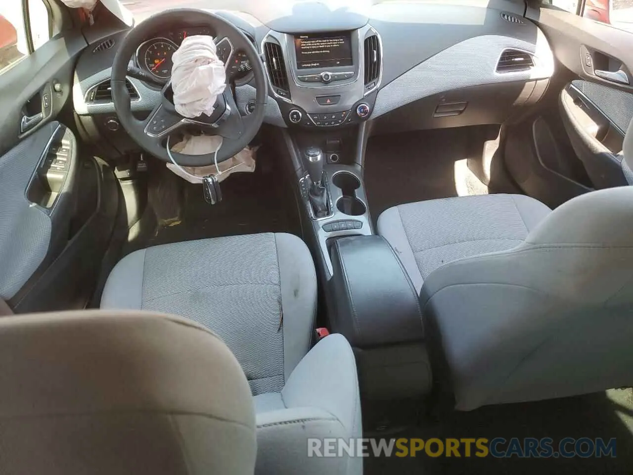 8 fotografías del automóvil dañado 1G1BE5SM5K7130642 CHEVROLET CRUZE 2019