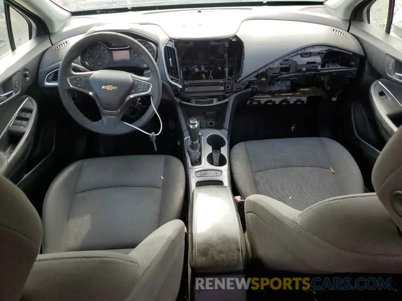 8 fotografías del automóvil dañado 1G1BE5SM5K7146274 CHEVROLET CRUZE 2019